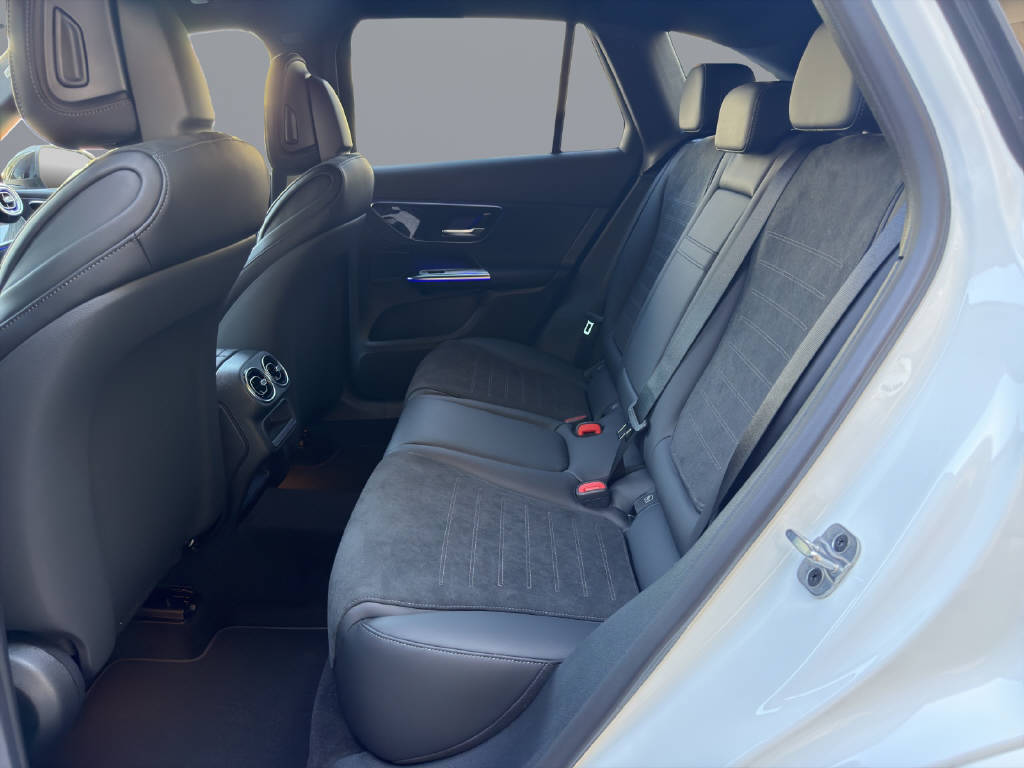 MERCEDES-BENZ GLC 300 e AMG Line 4matic-image-11