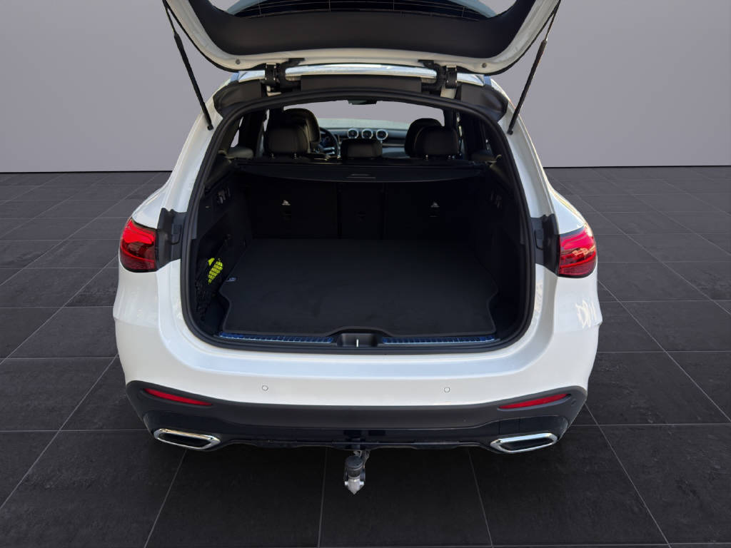 MERCEDES-BENZ GLC 300 e AMG Line 4matic-image-14
