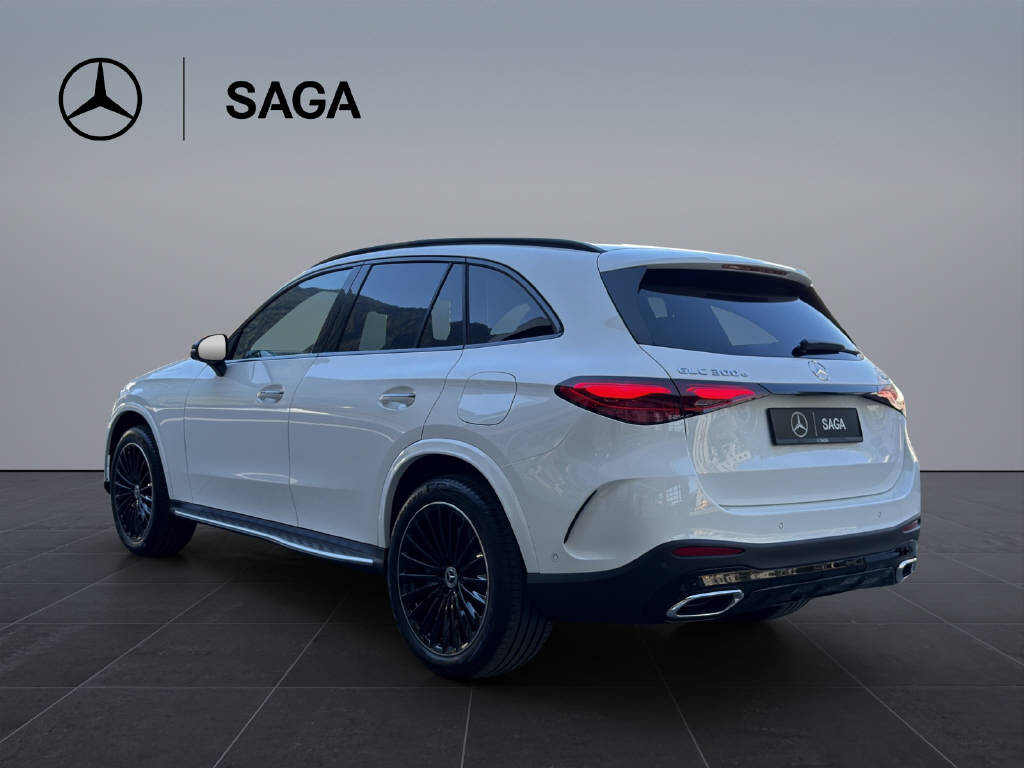 MERCEDES-BENZ GLC 300 e AMG Line 4matic-showroom-element-3