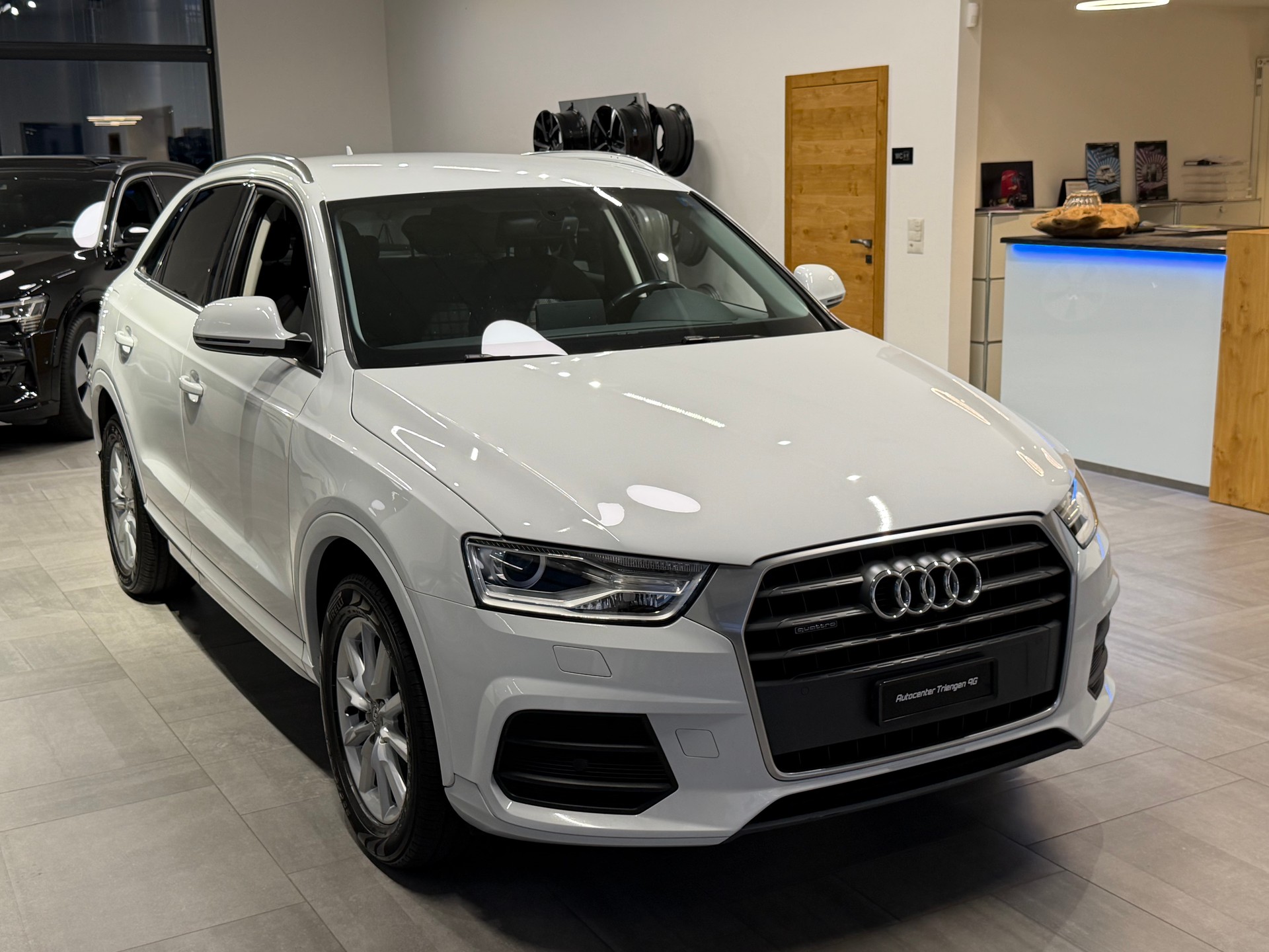AUDI Q3 2.0 TDI sport quattro S-tronic-image-10
