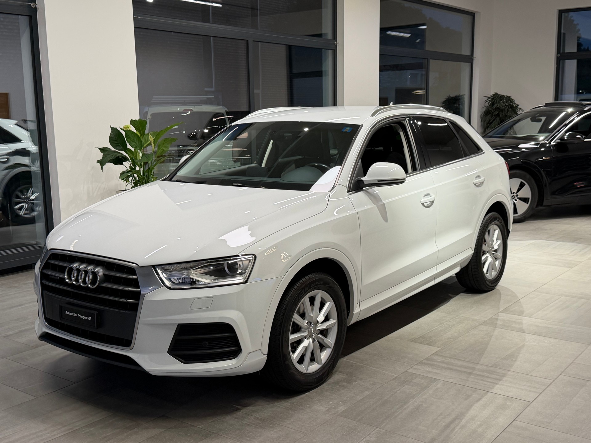 AUDI Q3 2.0 TDI sport quattro S-tronic-image-7