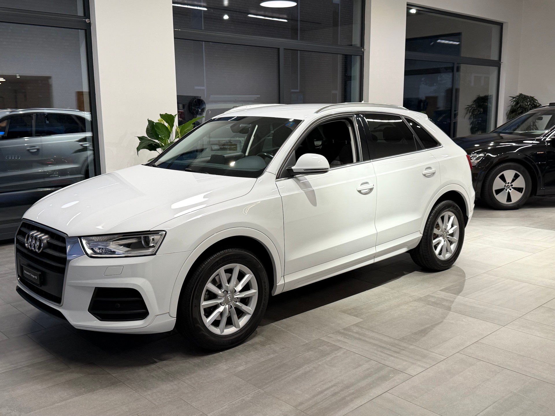 AUDI Q3 2.0 TDI sport quattro S-tronic-image-6