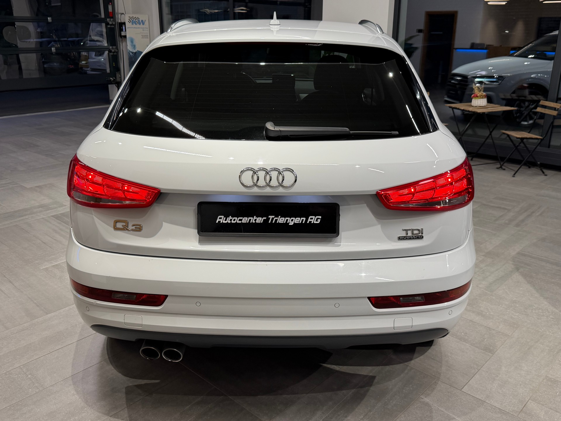 AUDI Q3 2.0 TDI sport quattro S-tronic-image-11