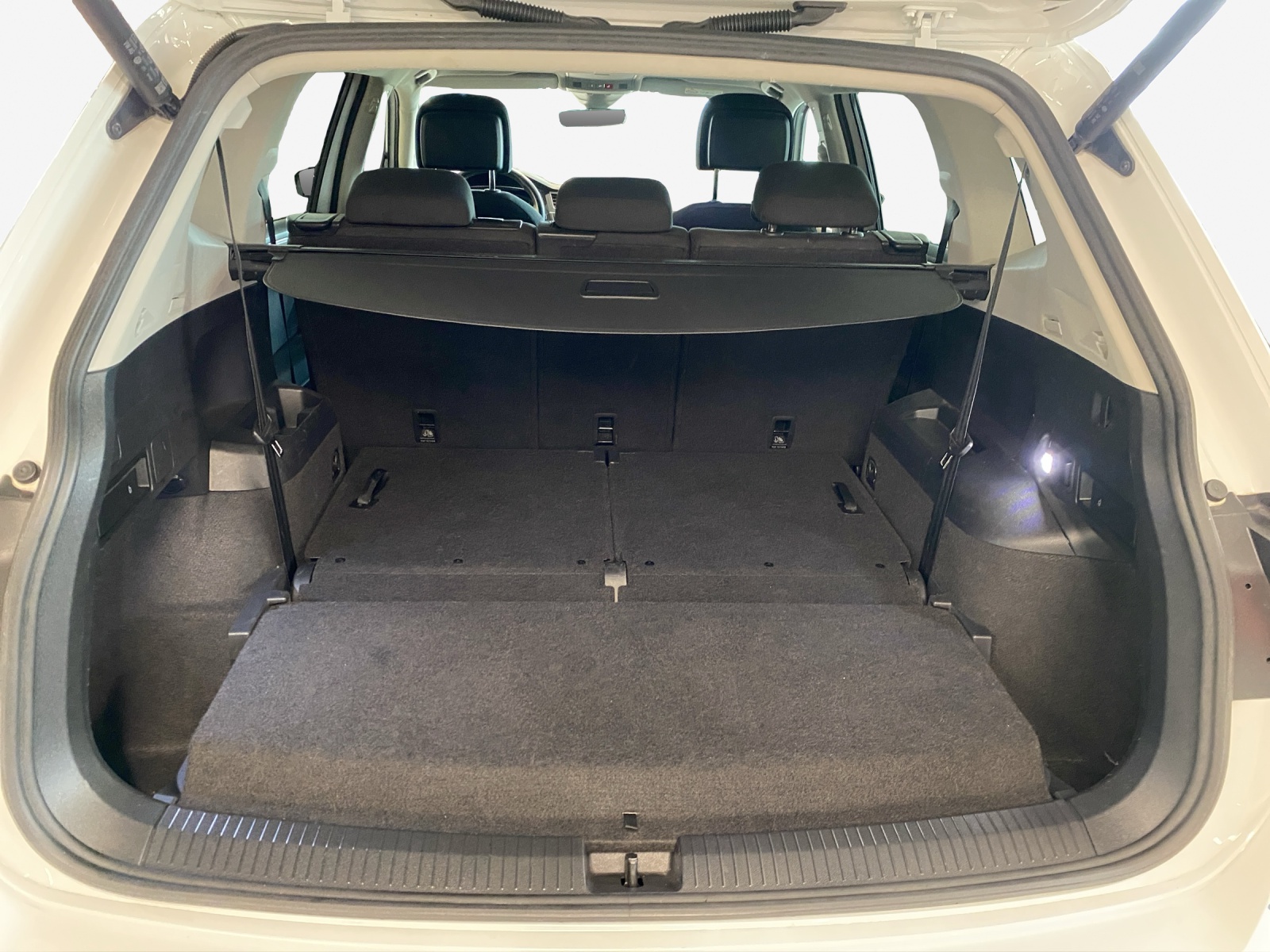VW Tiguan Allspace 2.0TSI Life 4Motion DSG-image-12