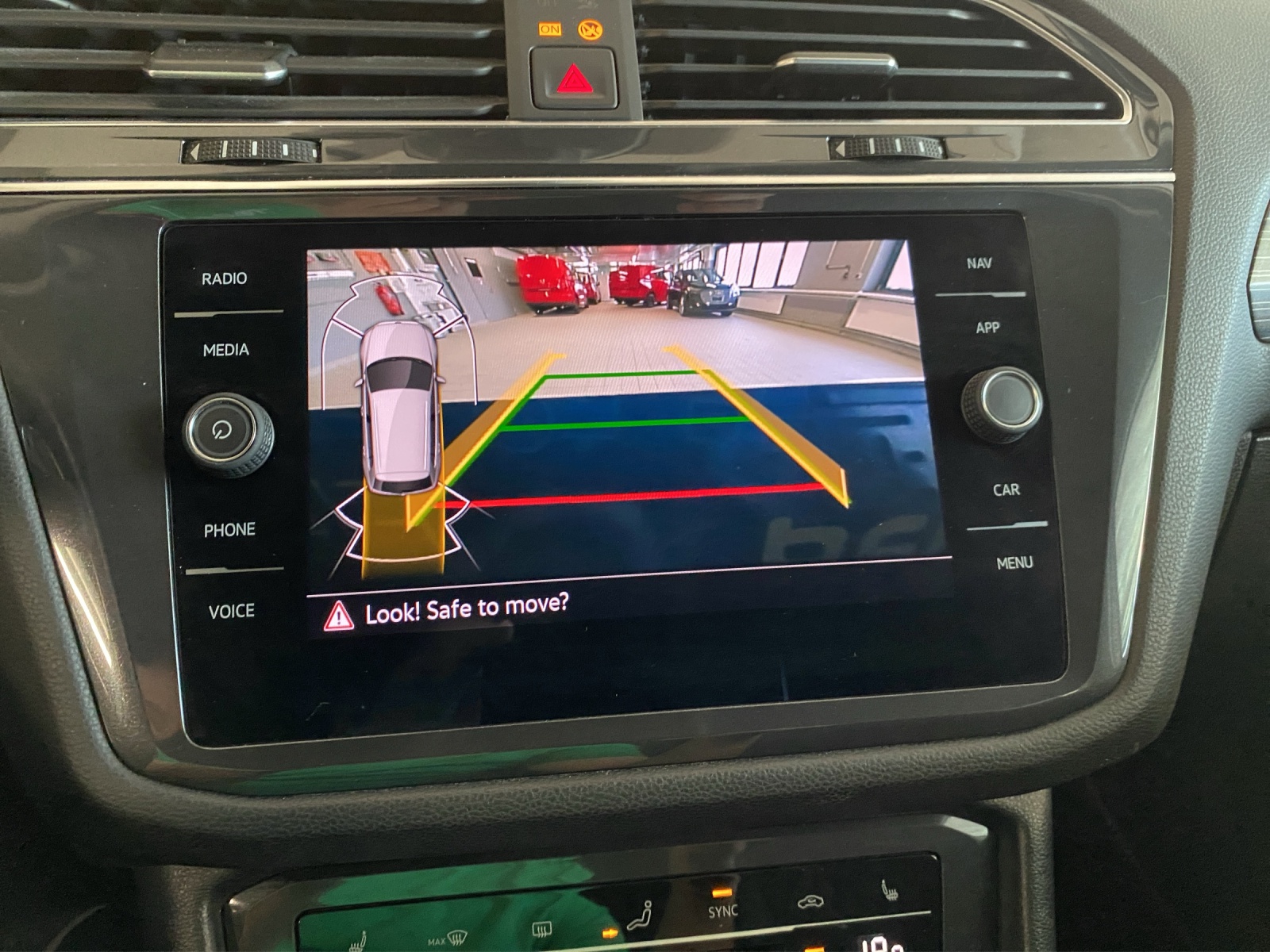 VW Tiguan Allspace 2.0TSI Life 4Motion DSG-image-14