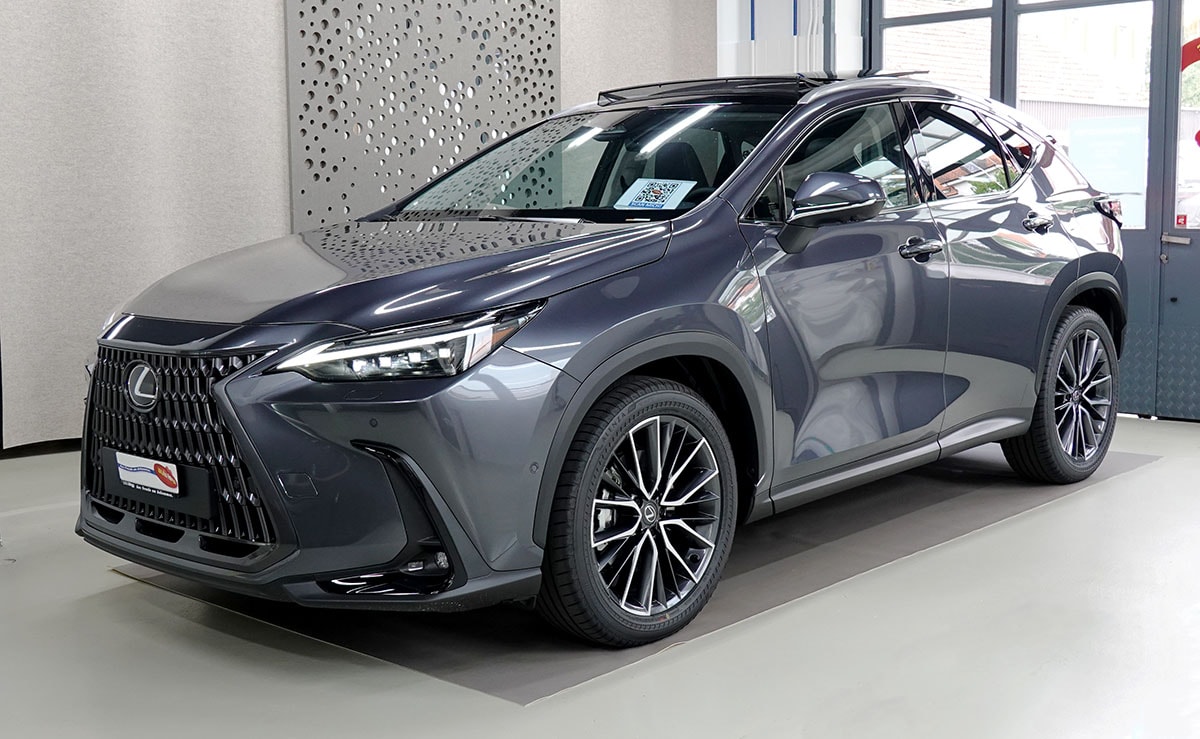 LEXUS NX 450h+ E-FOUR Excellence Panoramaglasdach-image-0