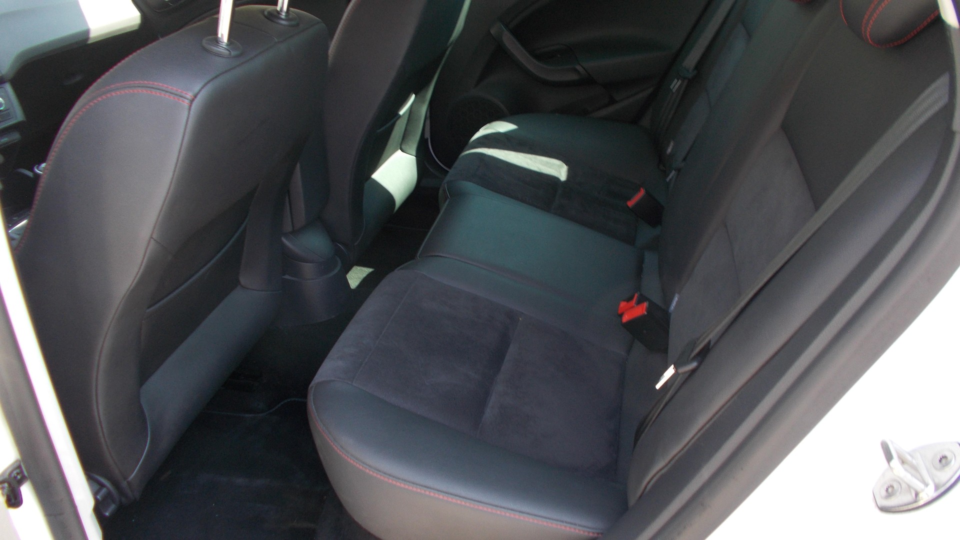 SEAT Ibiza ST 1.4 EcoTSI FR-image-5