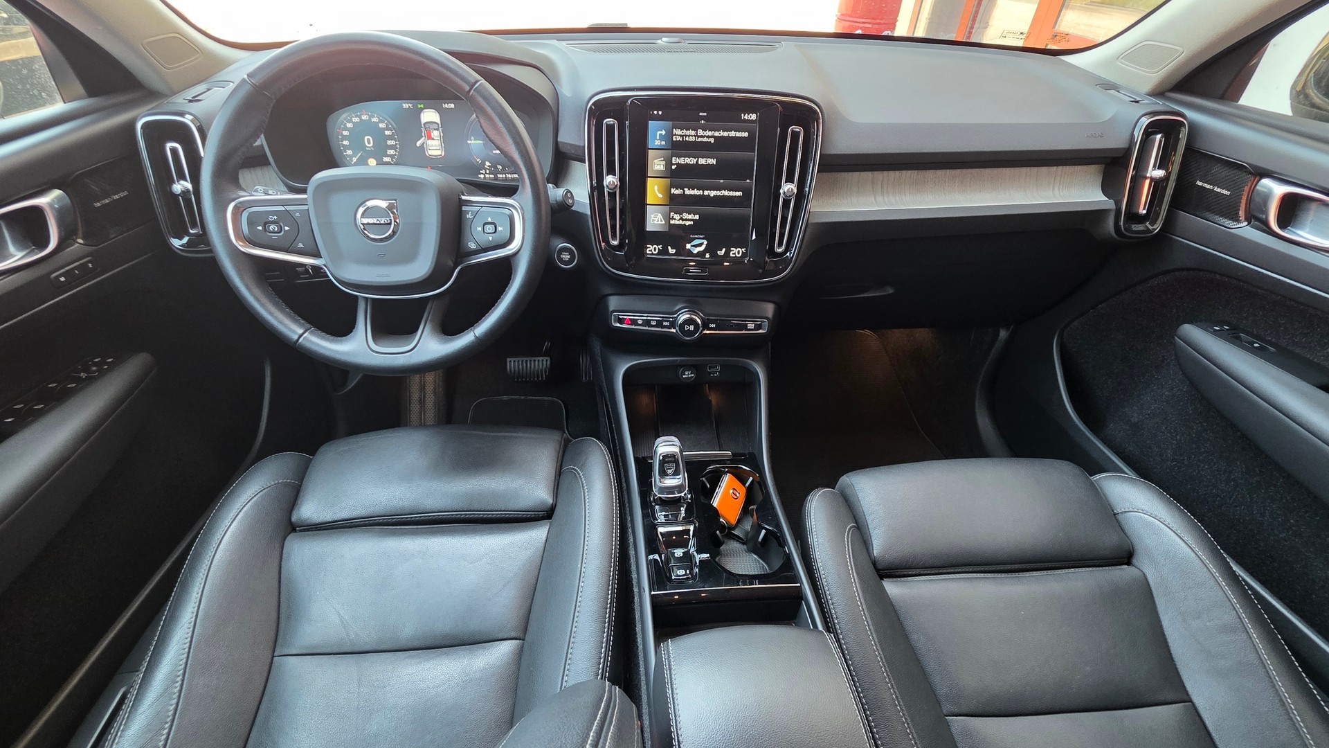 VOLVO XC40 T5 TwE R-Design DCT-image-8