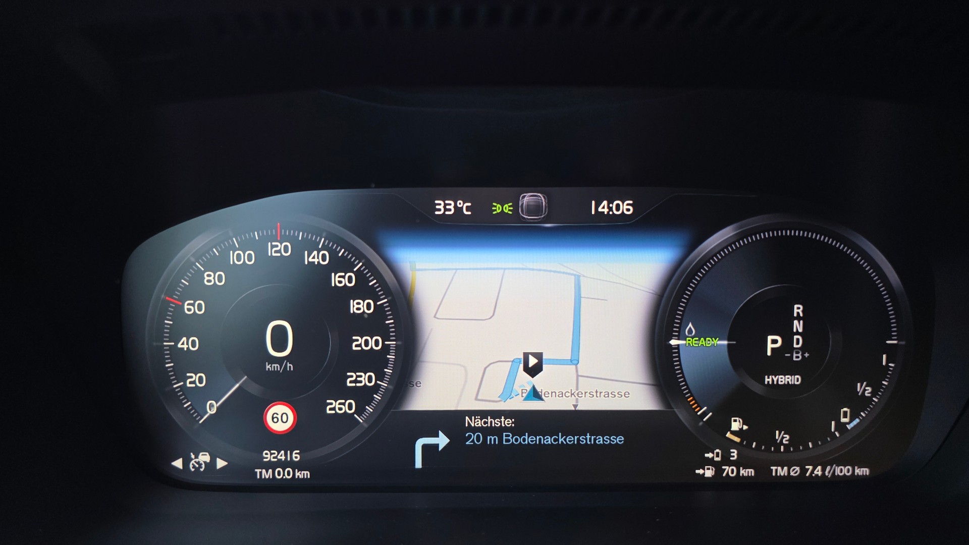 VOLVO XC40 T5 TwE R-Design DCT-image-13