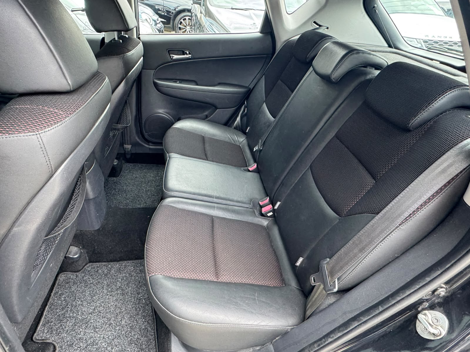 HYUNDAI i30 1.6 Style-image-17