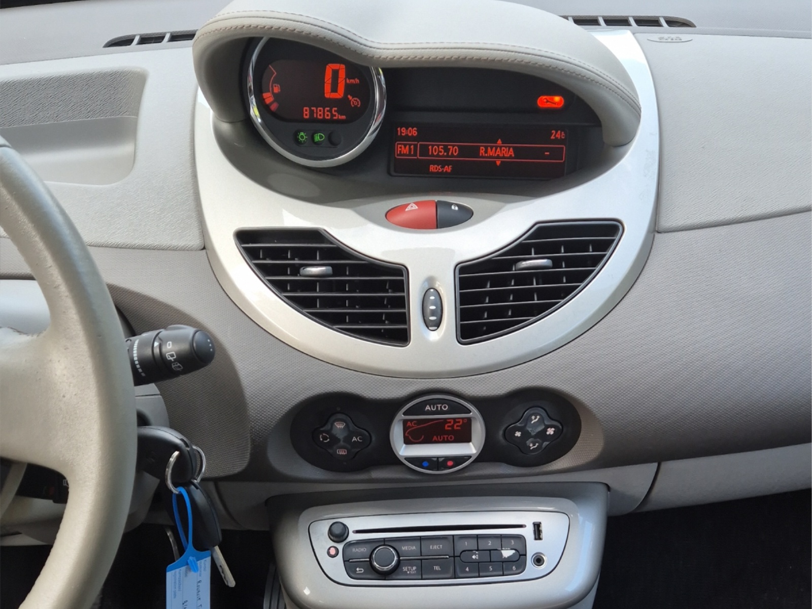 RENAULT TWINGO-image-10
