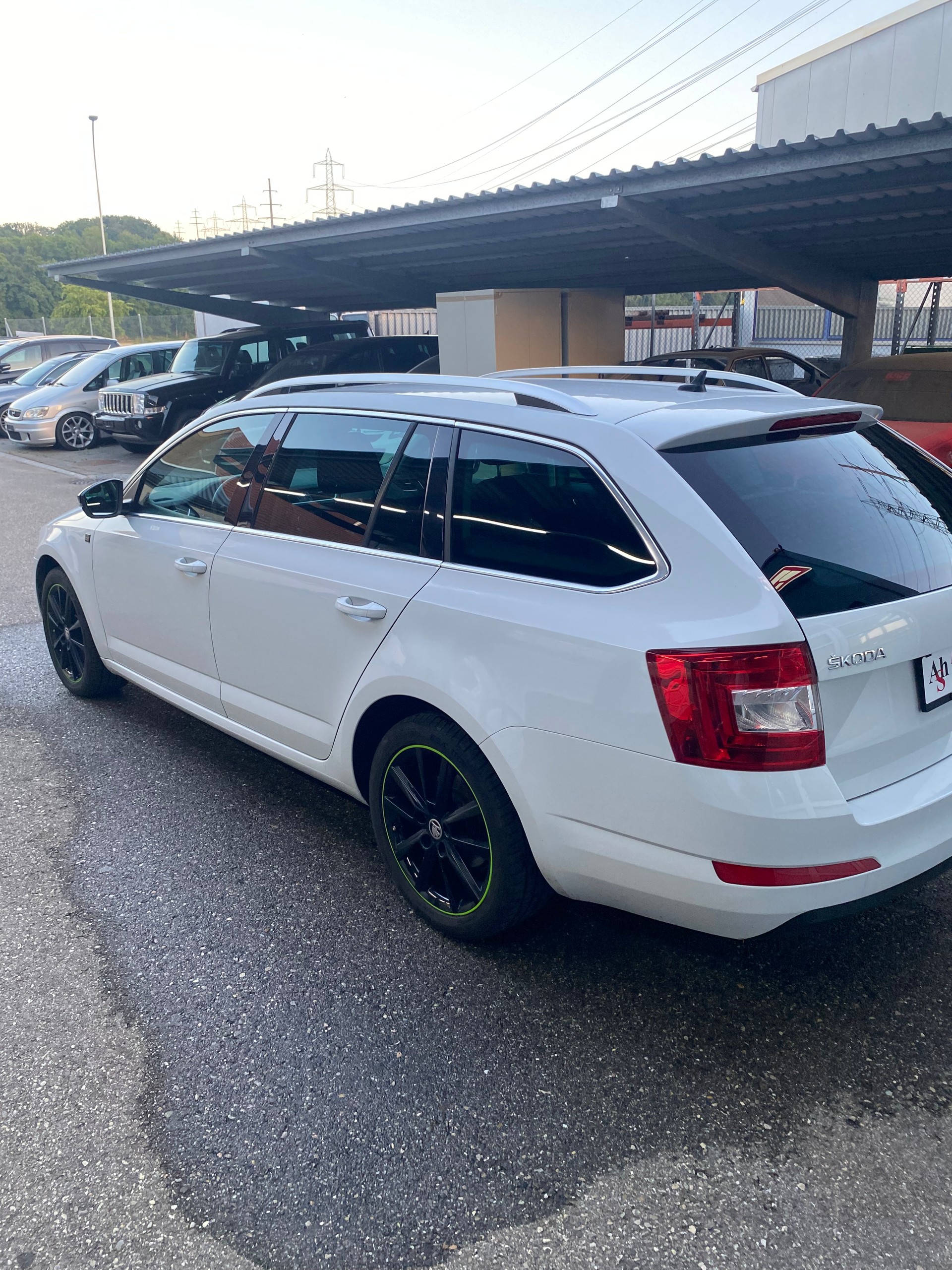 SKODA Octavia Combi 2.0 TDI Style 4x4 DSG-image-4