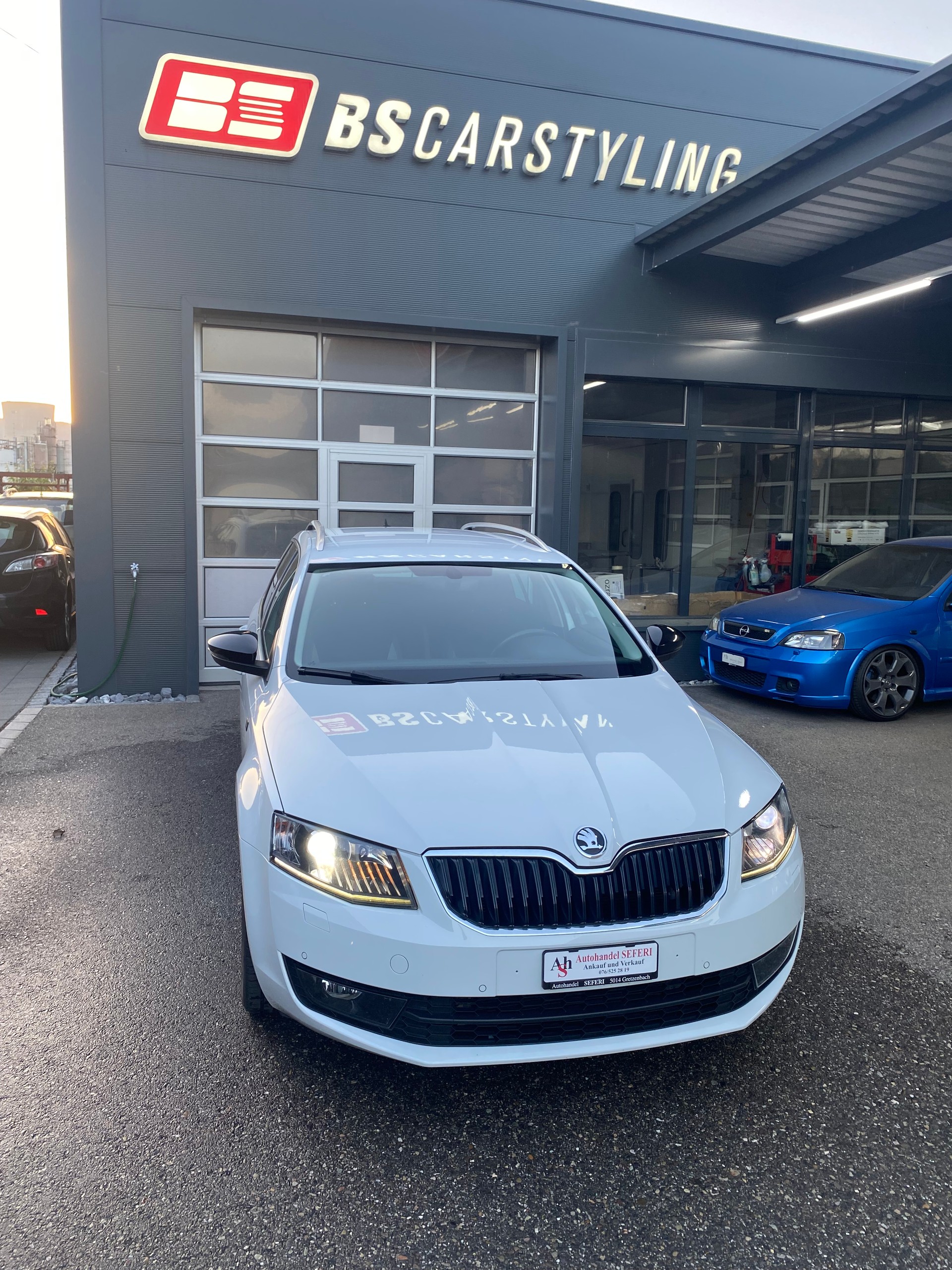 SKODA Octavia Combi 2.0 TDI Style 4x4 DSG-image-0