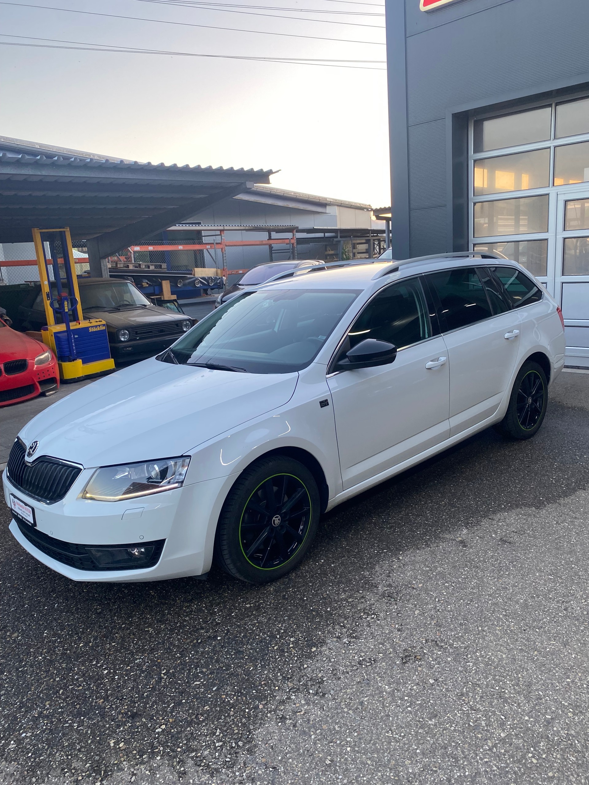 SKODA Octavia Combi 2.0 TDI Style 4x4 DSG-image-2