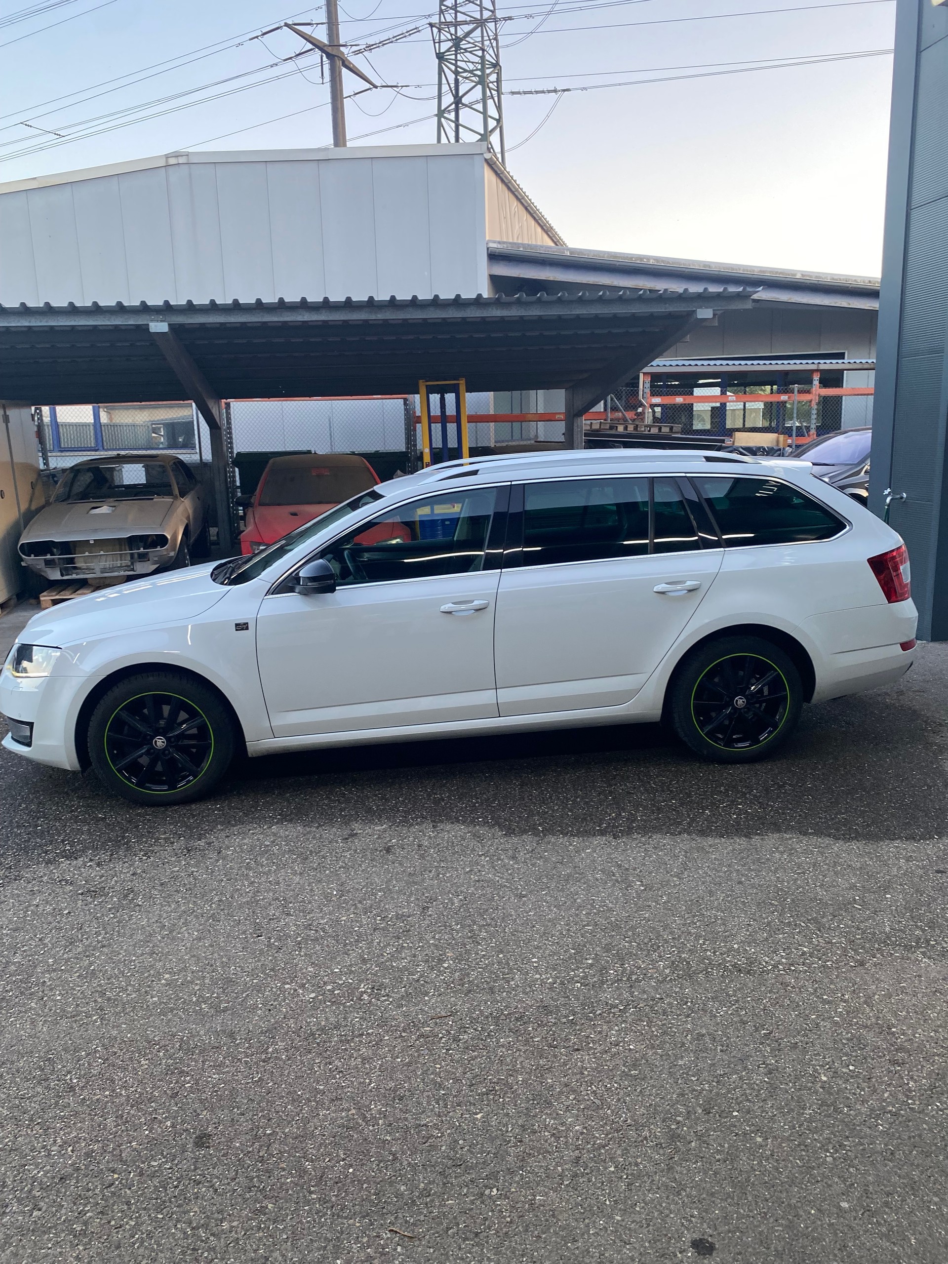 SKODA Octavia Combi 2.0 TDI Style 4x4 DSG-image-3