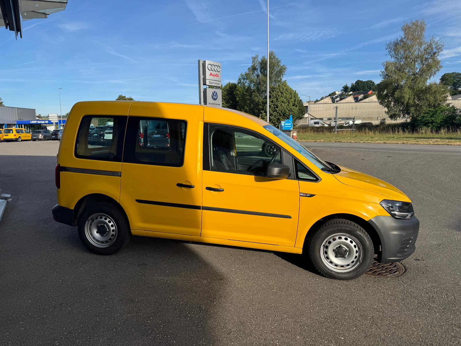 VW Caddy 1.0 TSI BlueMotion Technology-image-9