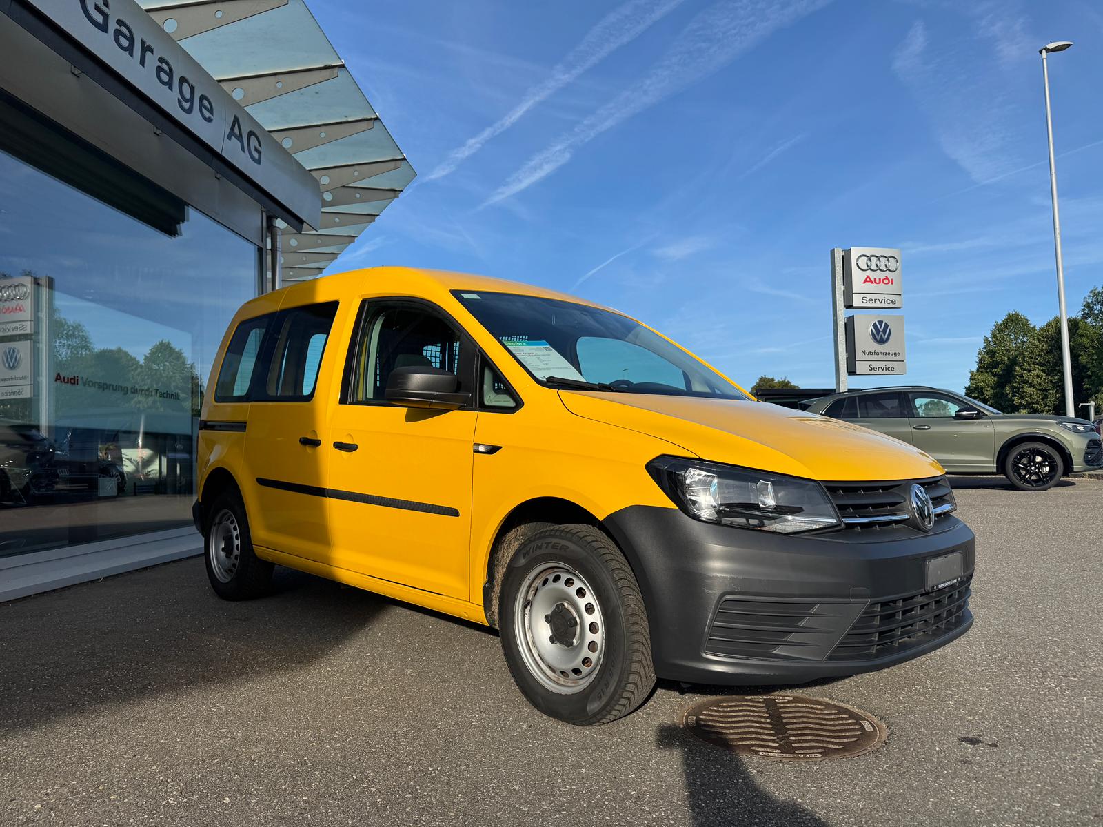 VW Caddy 1.0 TSI BlueMotion Technology-image-10