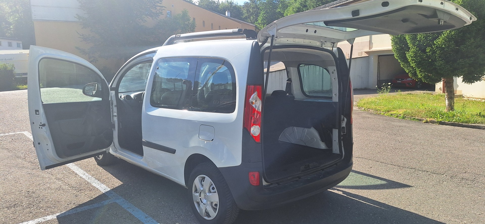 RENAULT Kangoo 1.6 16V Expression-image-16