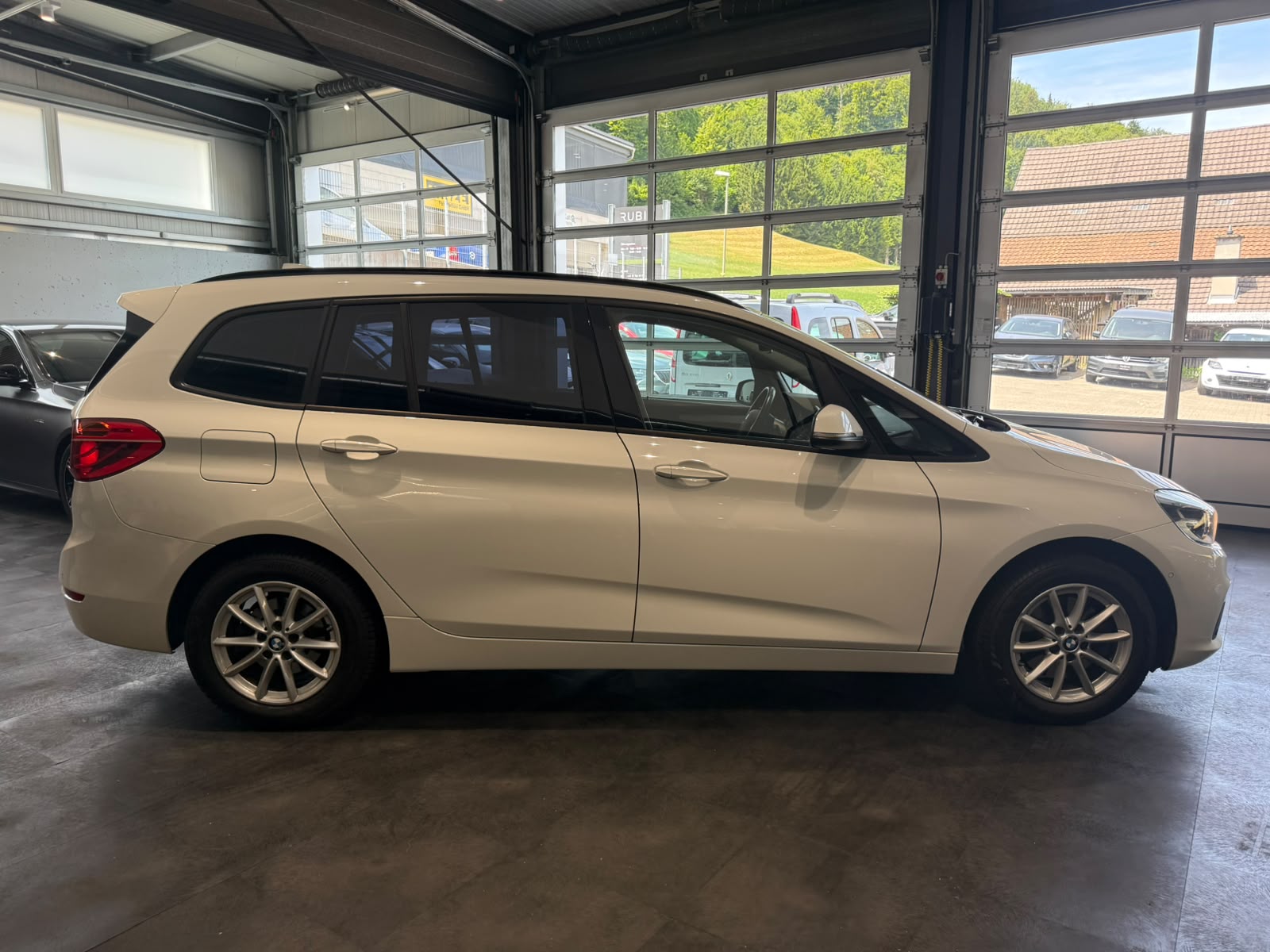 BMW 218d xDrive Gran Tourer Steptronic-image-6