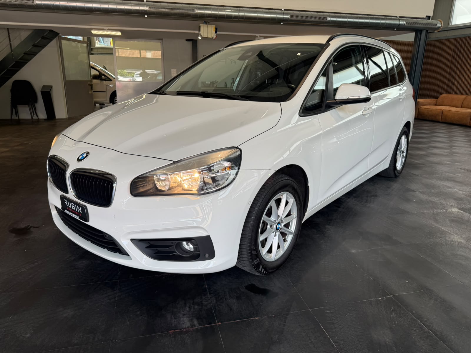 BMW 218d xDrive Gran Tourer Steptronic-image-0