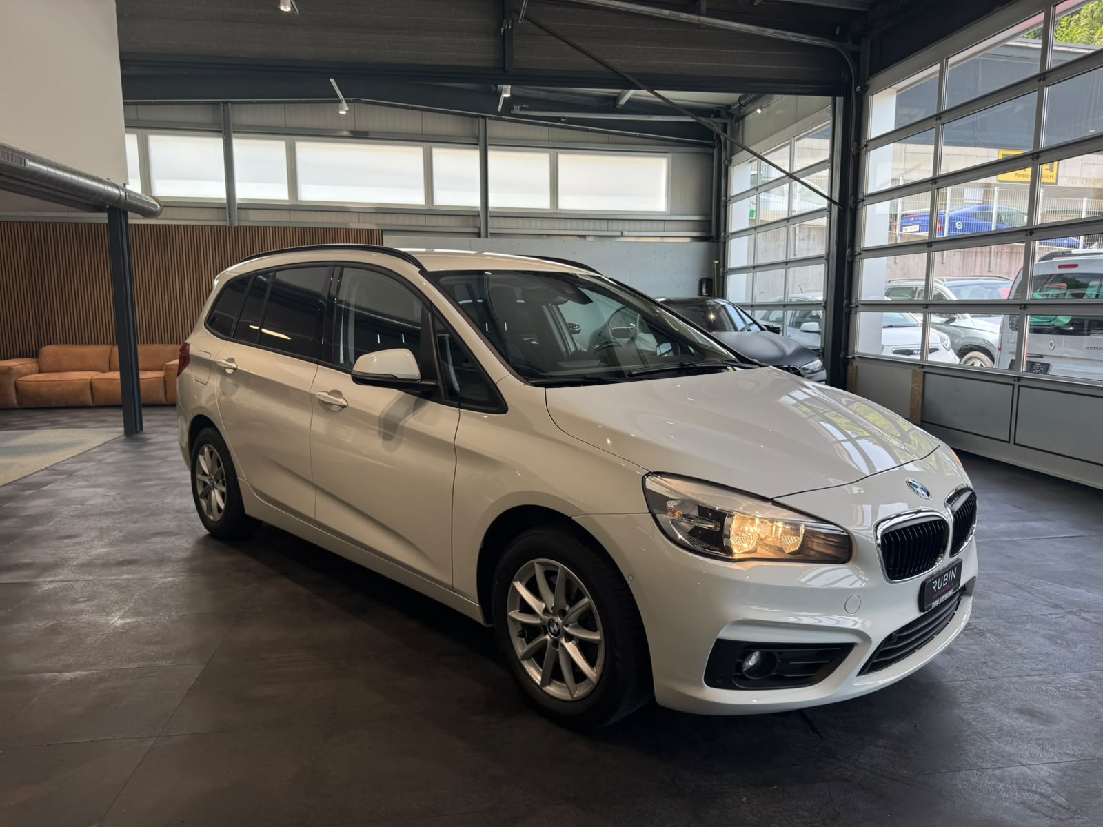 BMW 218d xDrive Gran Tourer Steptronic-image-7