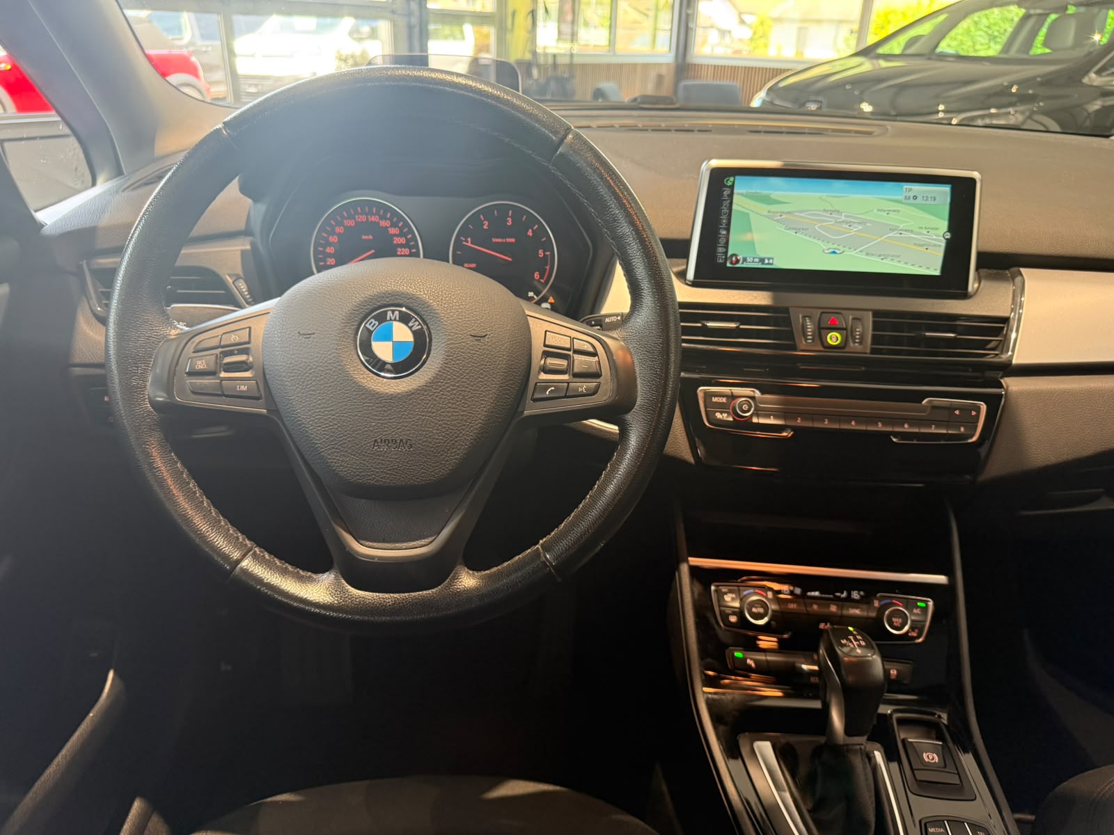 BMW 218d xDrive Gran Tourer Steptronic-image-13