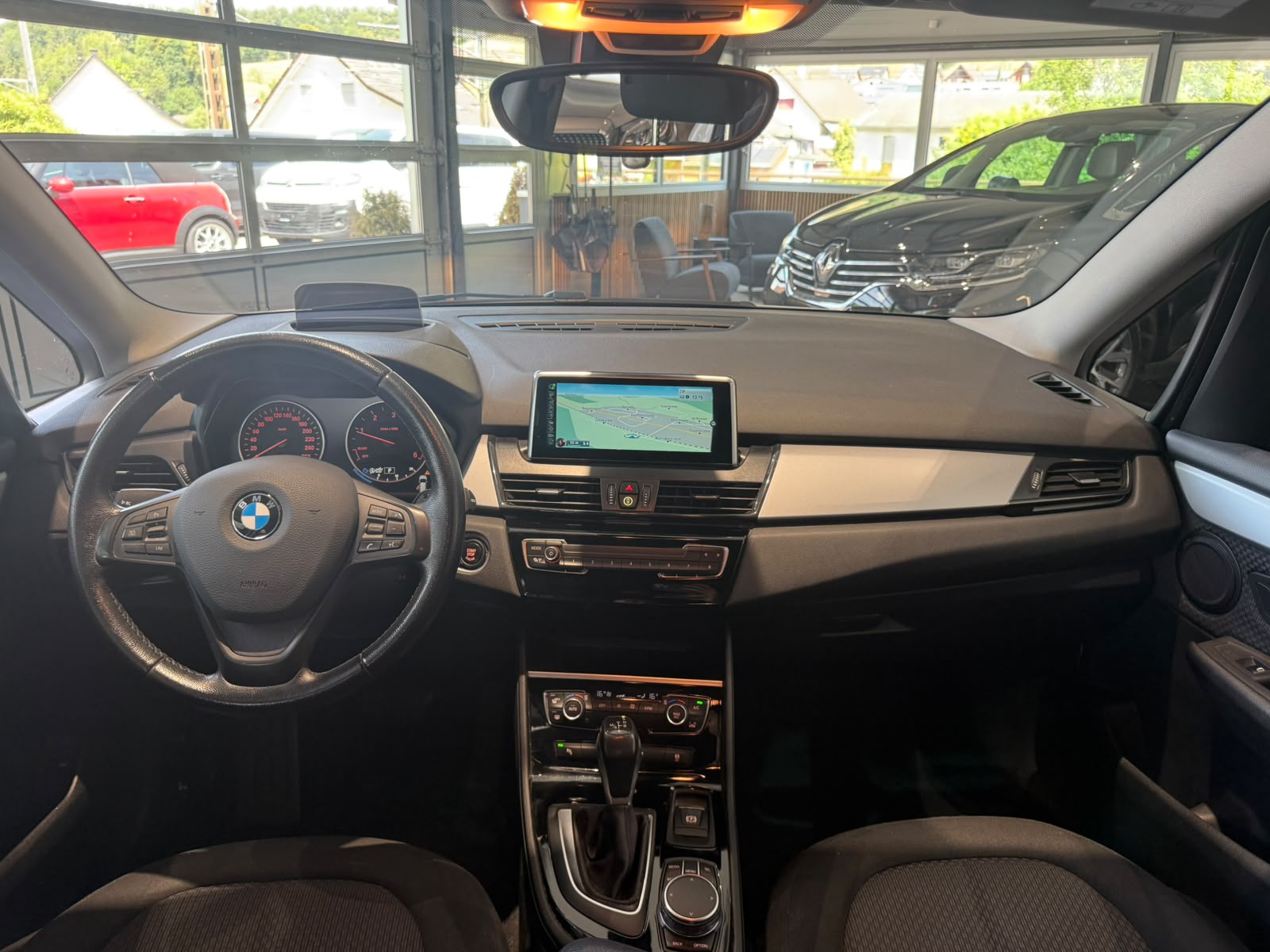 BMW 218d xDrive Gran Tourer Steptronic-image-12