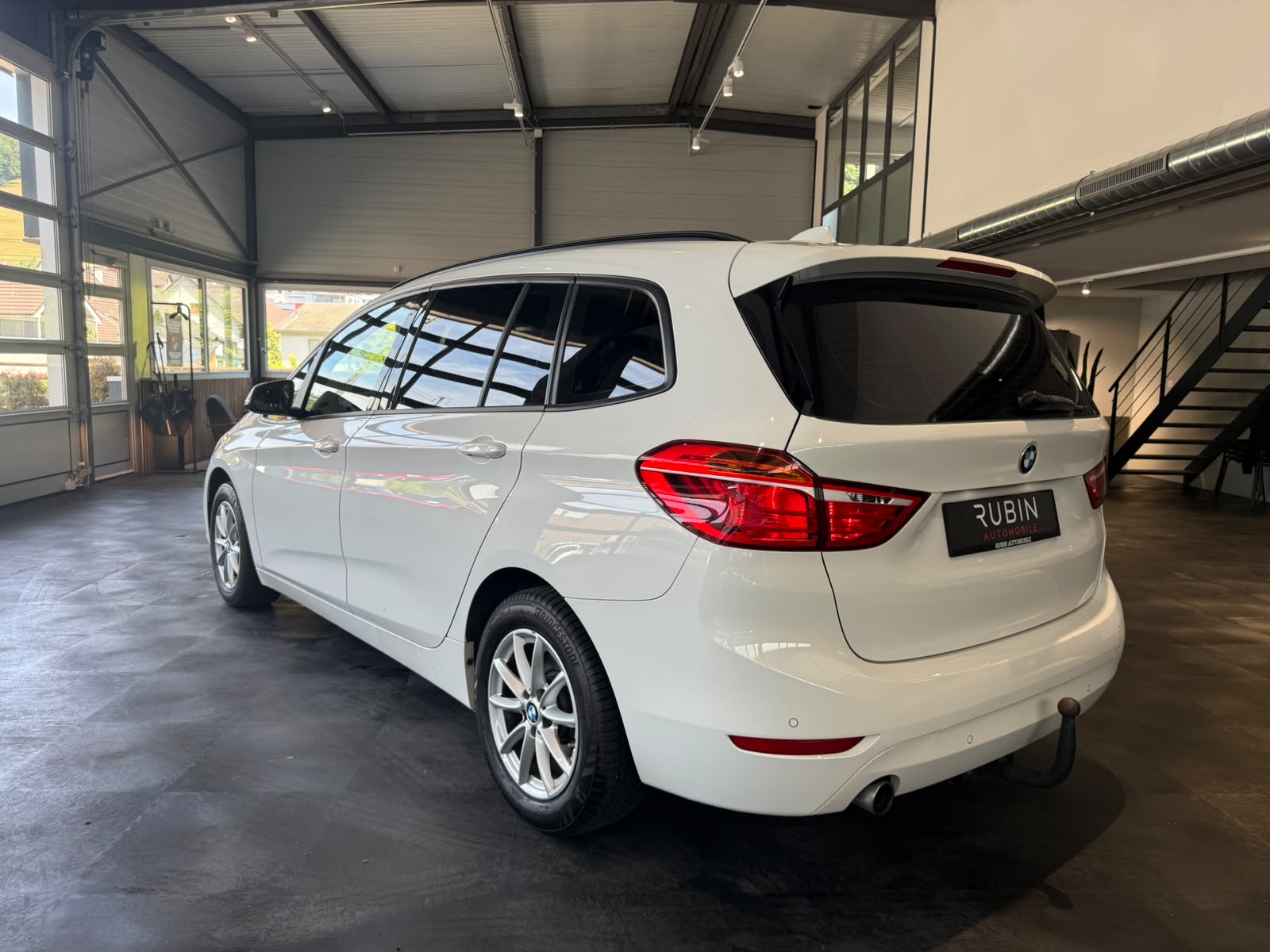 BMW 218d xDrive Gran Tourer Steptronic-image-2