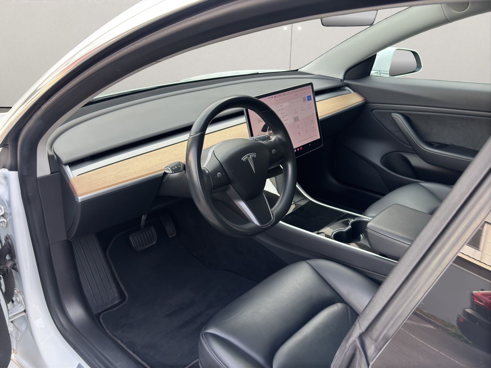 TESLA Model 3 Long Range Dual Motor AWD-image-9
