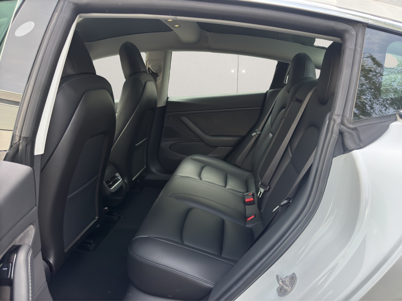 TESLA Model 3 Long Range Dual Motor AWD-image-12