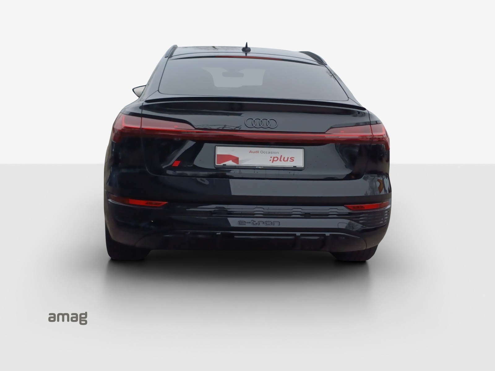 AUDI Q8 Sportback 55 e-tron Black Edition quattro-image-4