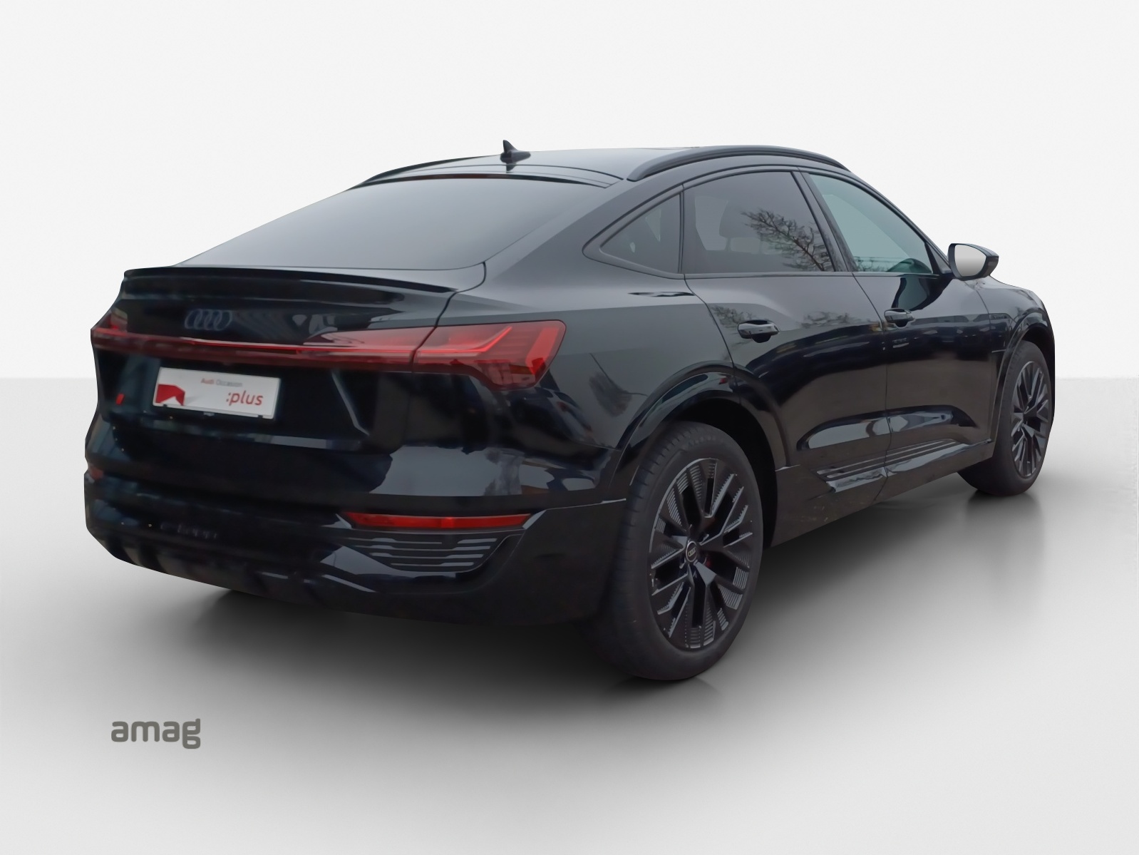 AUDI Q8 Sportback 55 e-tron Black Edition quattro-image-5