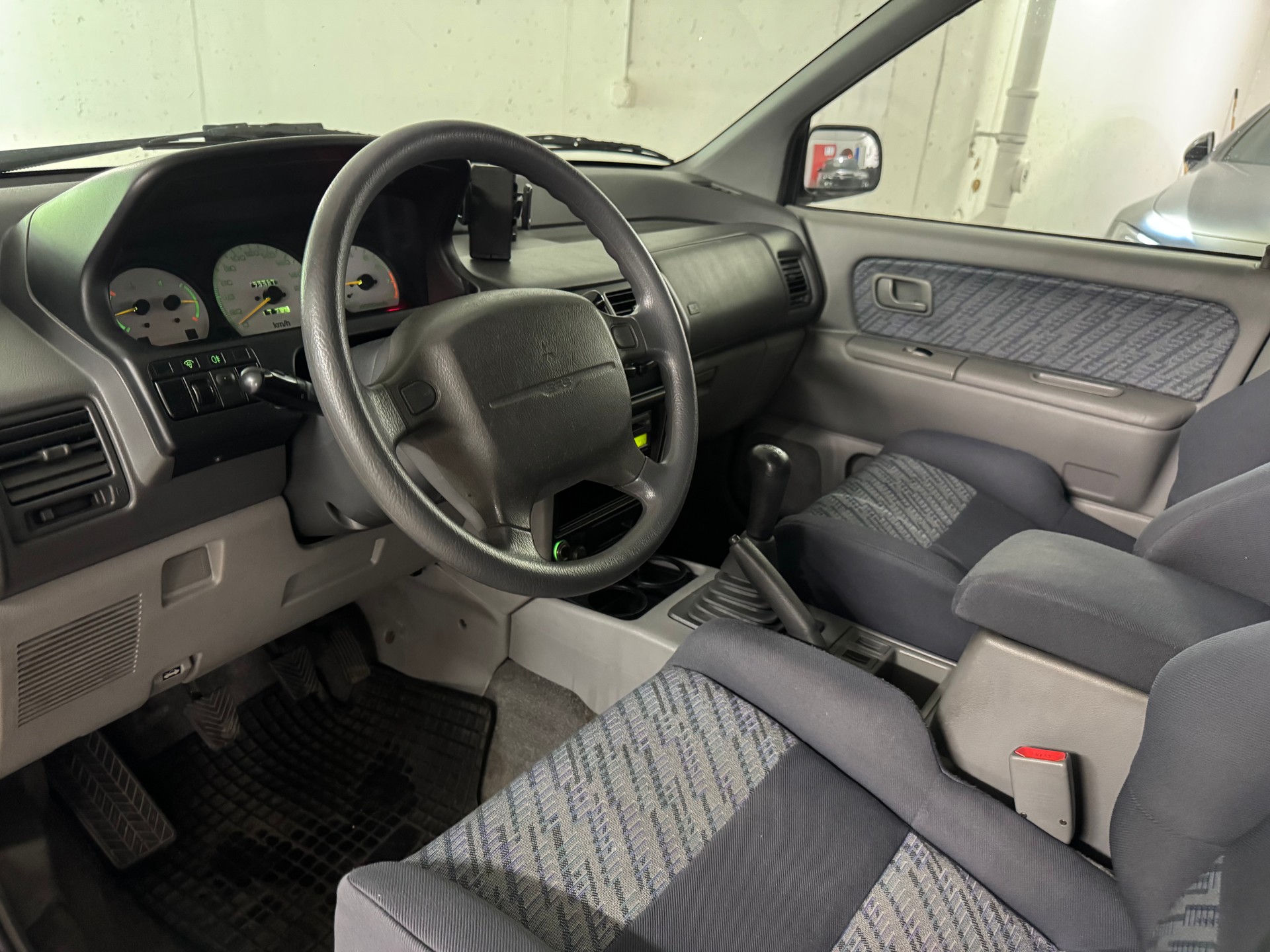 MITSUBISHI Space R 1.8 GLXi Cool Ed.-image-8
