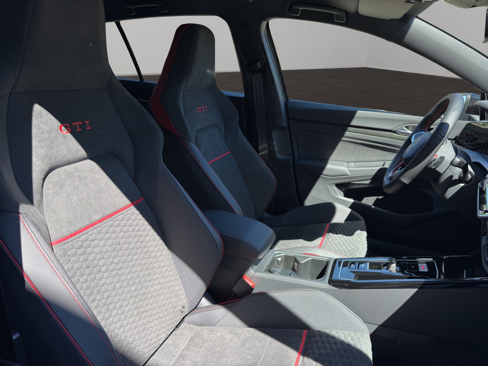 VW Golf 2.0 TSI GTI Clubsport DSG-image-16