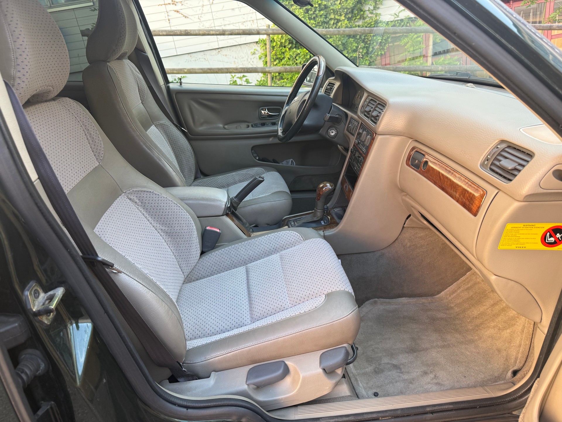 VOLVO V70 2.5 T AWD Nordic-image-7