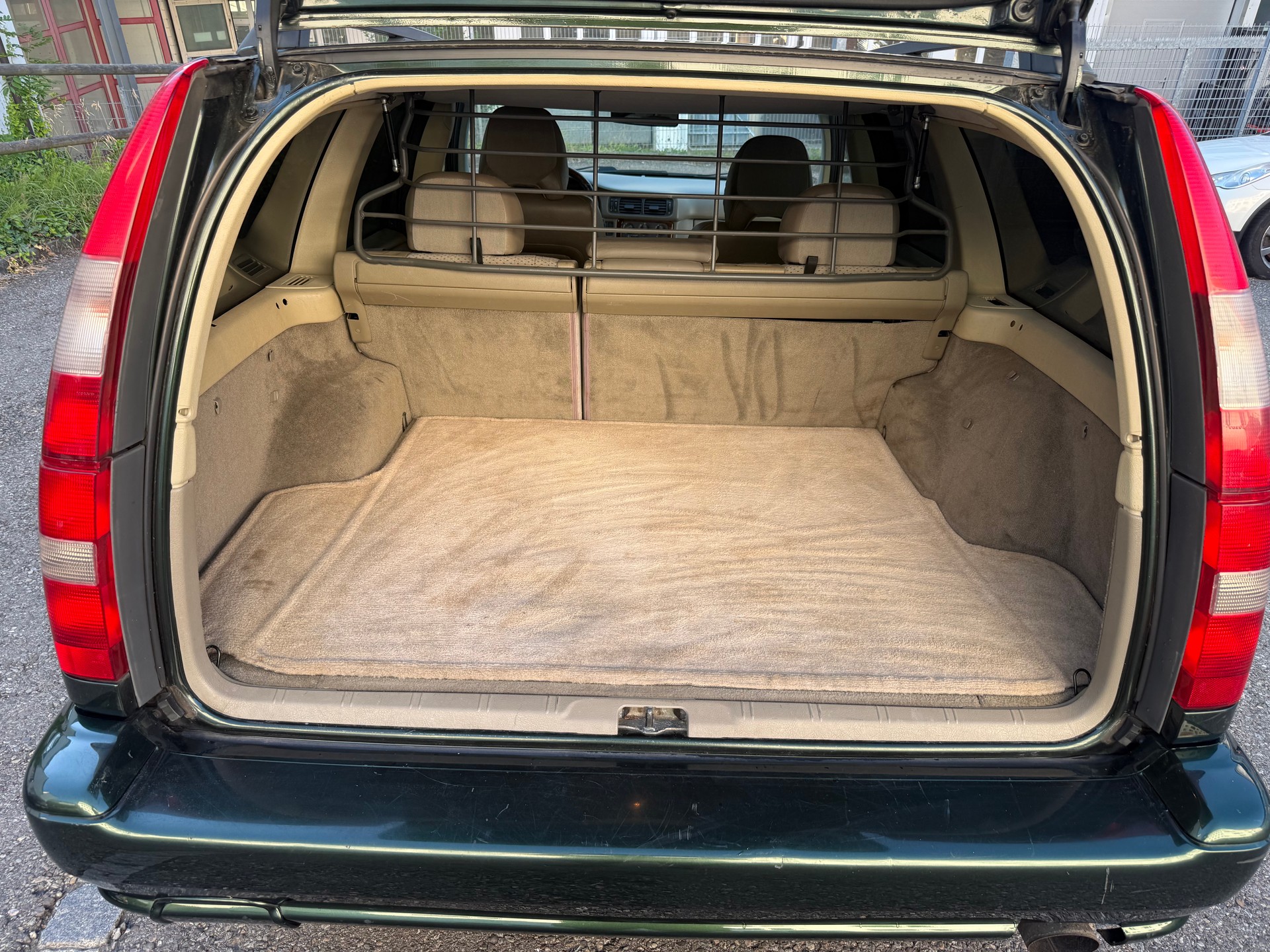 VOLVO V70 2.5 T AWD Nordic-image-5