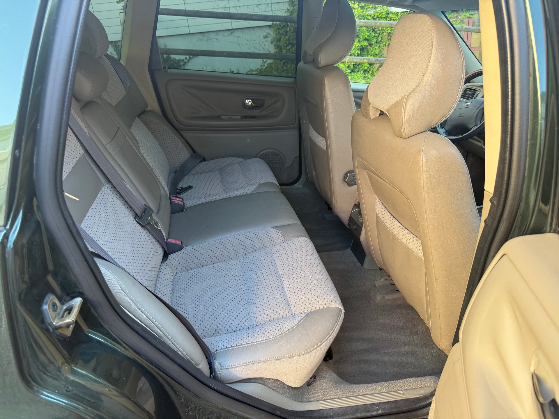 VOLVO V70 2.5 T AWD Nordic-image-9