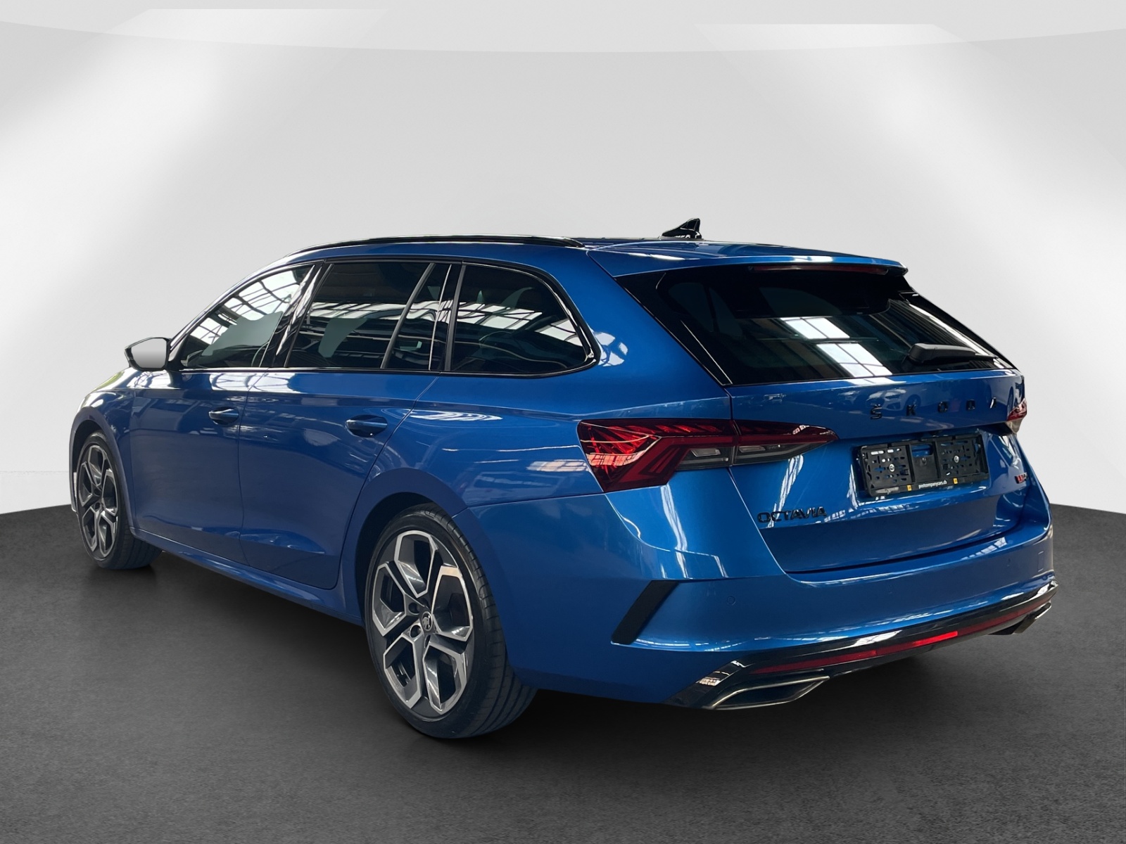 SKODA Octavia Combi 2.0 TDI RS 4x4 DSG-image-3