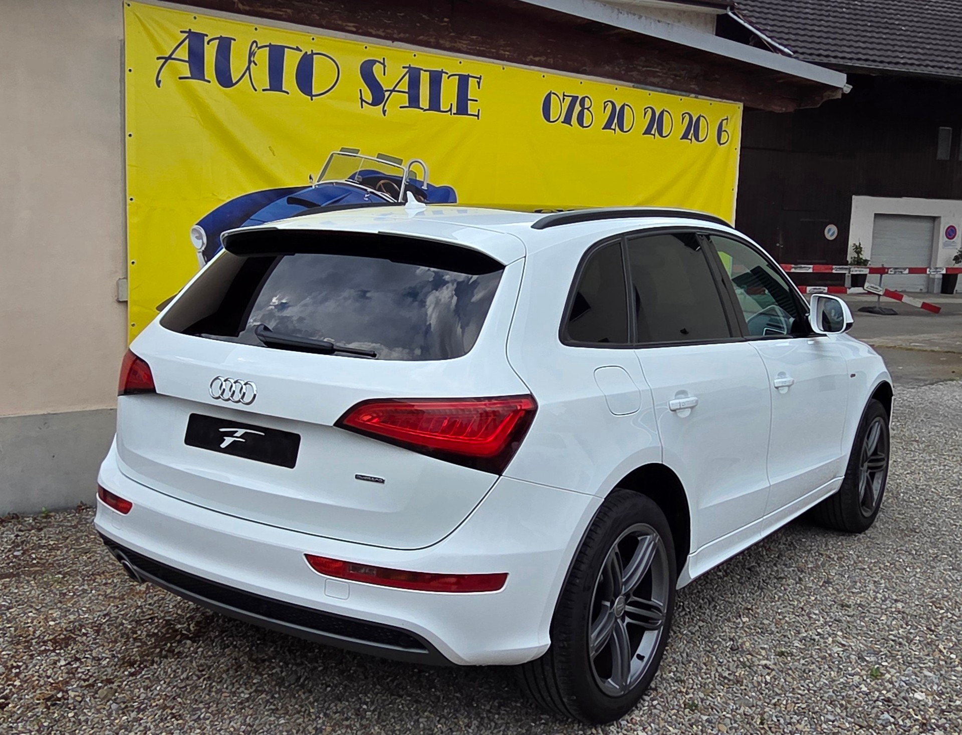 AUDI Q5 2.0 TDI quattro S-tronic-image-15