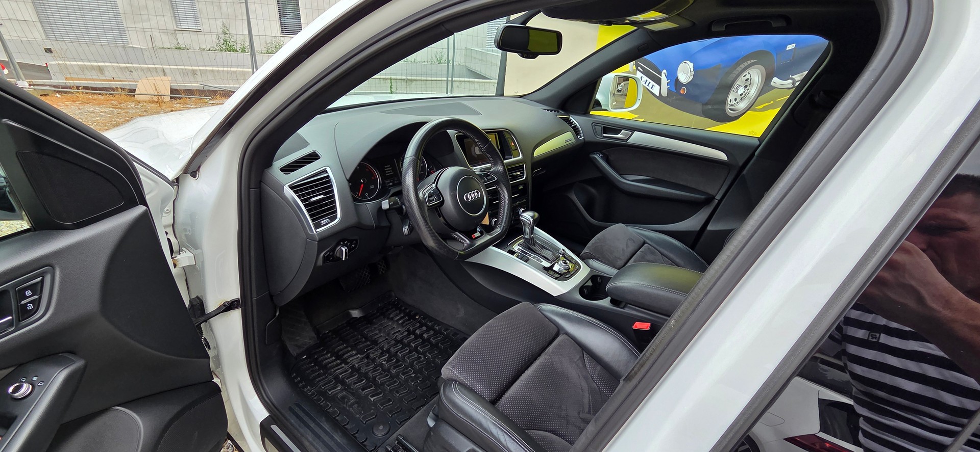 AUDI Q5 2.0 TDI quattro S-tronic-image-12