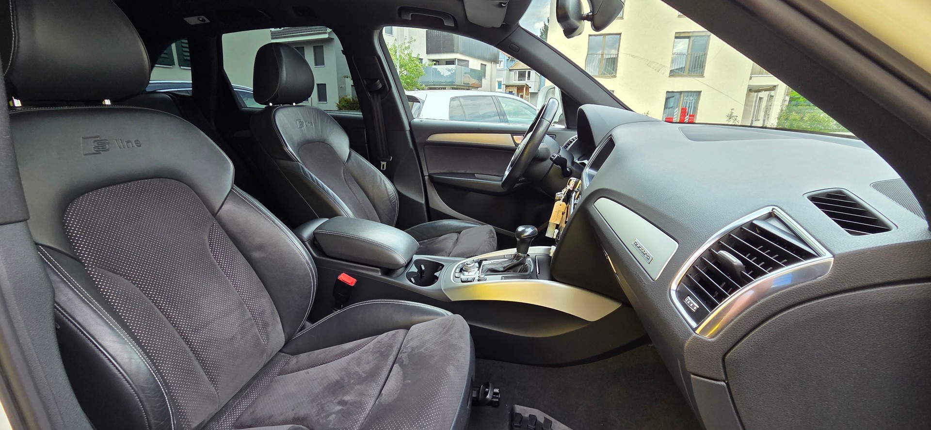 AUDI Q5 2.0 TDI quattro S-tronic-image-10