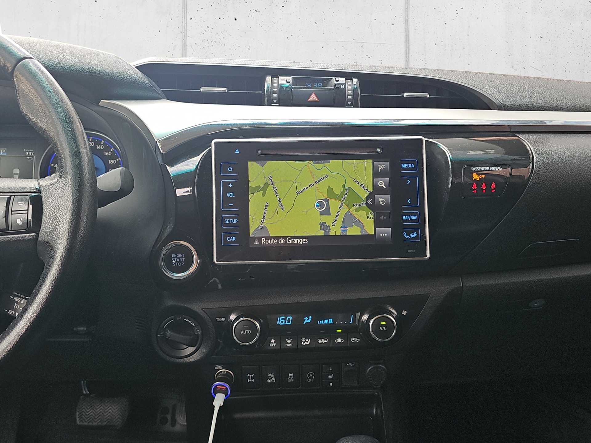 TOYOTA Hilux 2.4-4D Sol Premium Double Cab 4x4 A-image-20