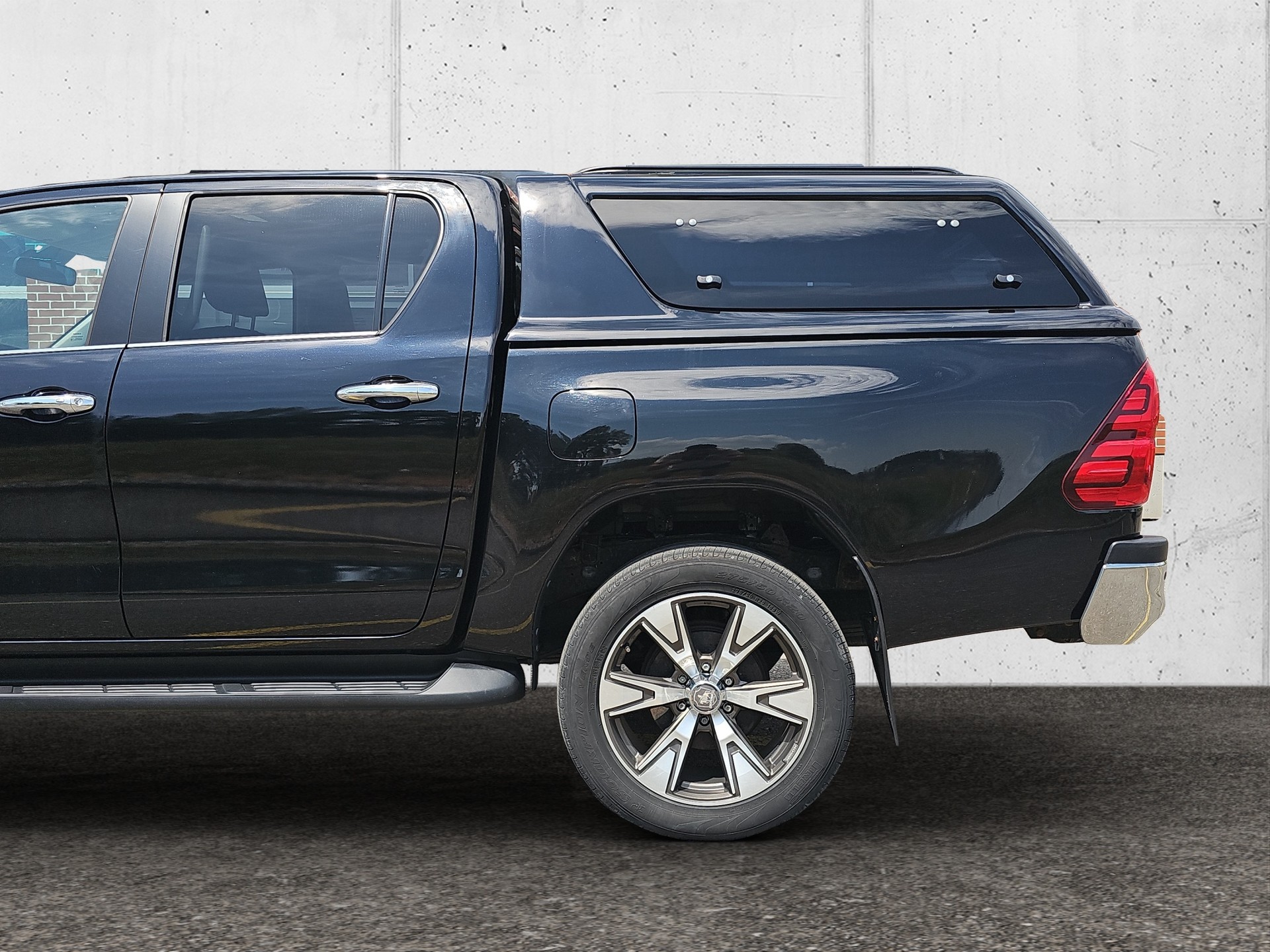 TOYOTA Hilux 2.4-4D Sol Premium Double Cab 4x4 A-image-5