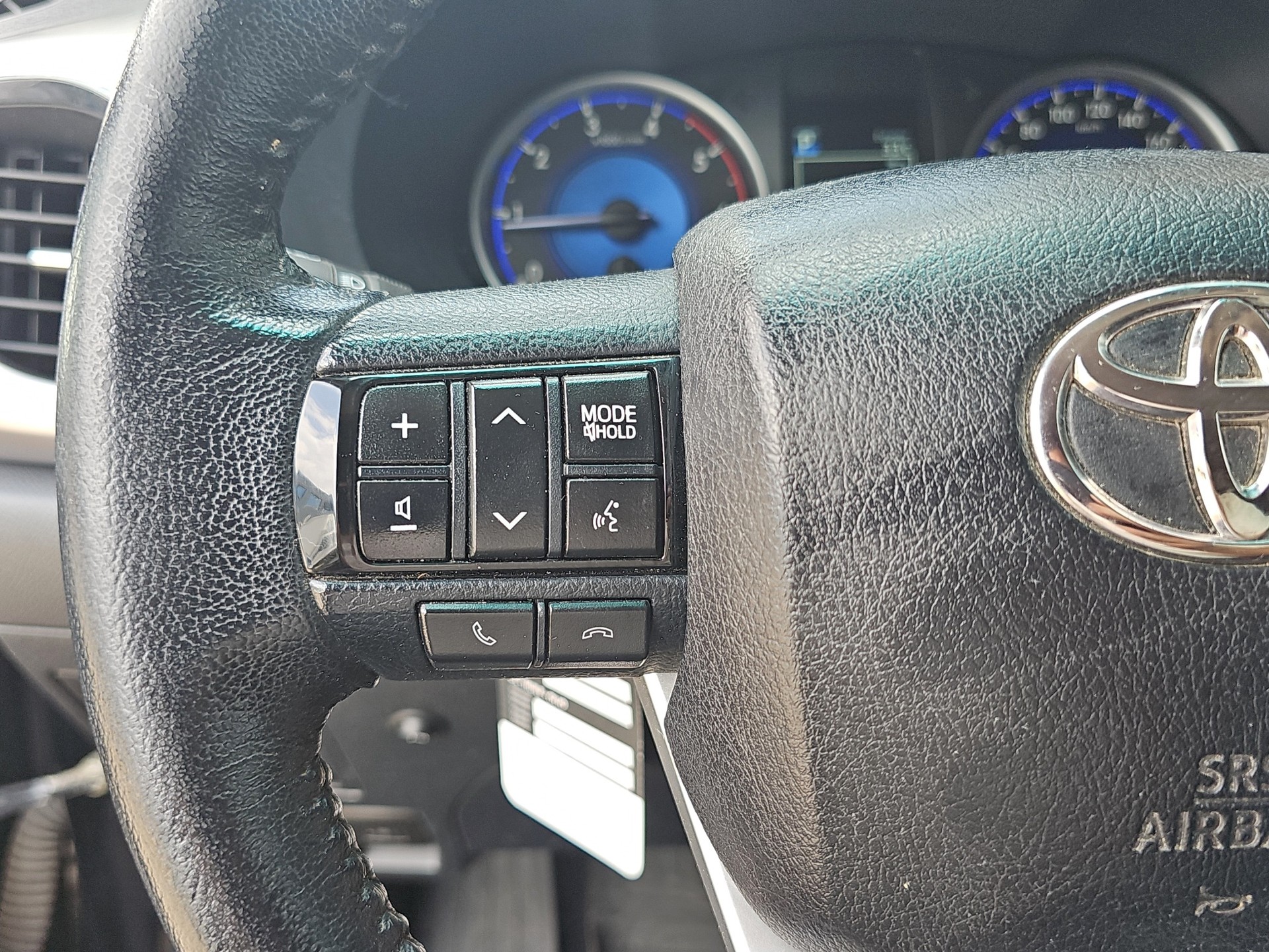 TOYOTA Hilux 2.4-4D Sol Premium Double Cab 4x4 A-image-16