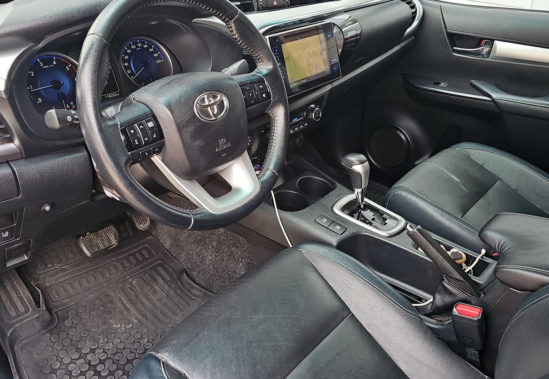 TOYOTA Hilux 2.4-4D Sol Premium Double Cab 4x4 A-image-12