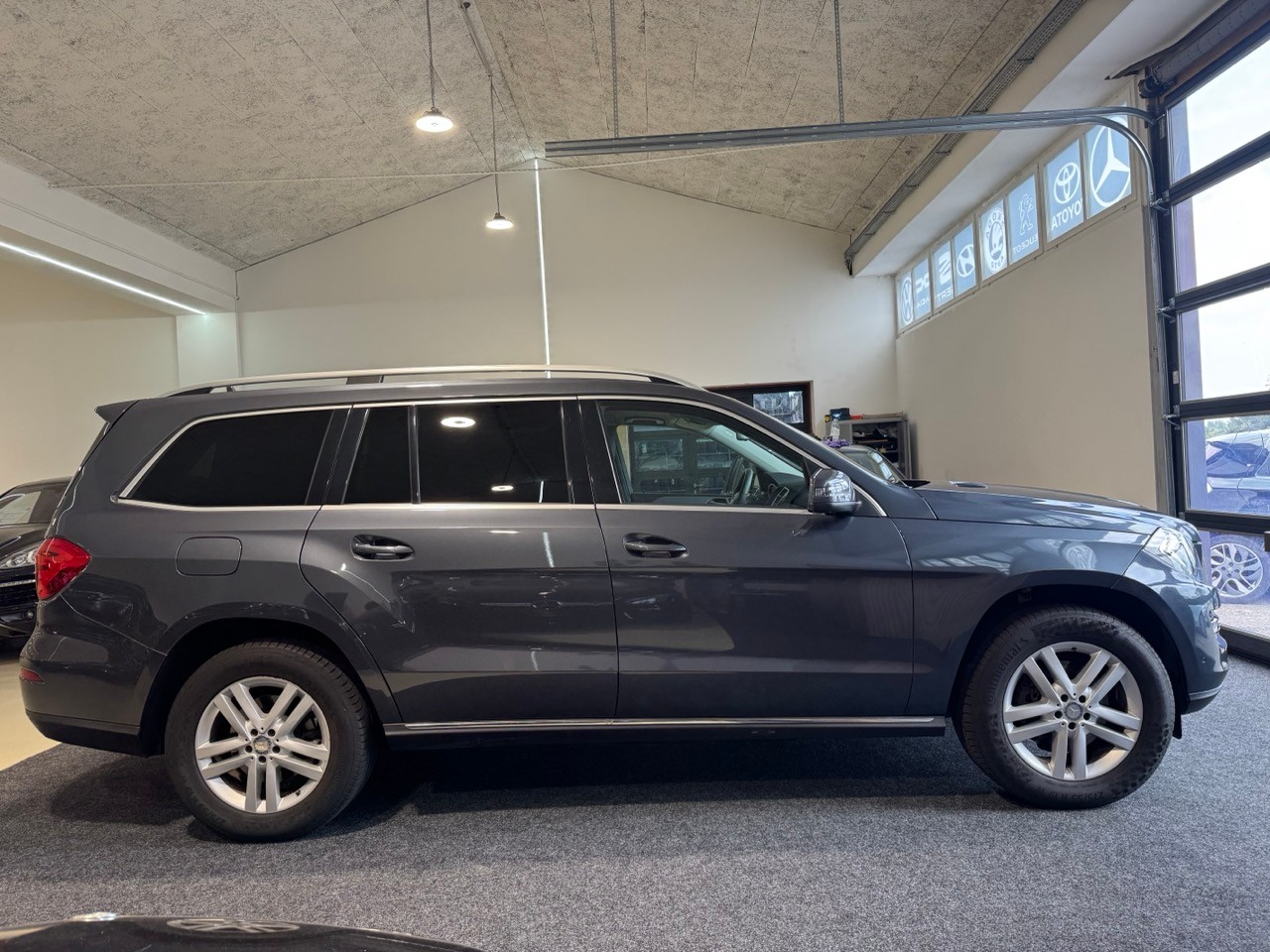 MERCEDES-BENZ GL 350 Bluetec 4M-image-8
