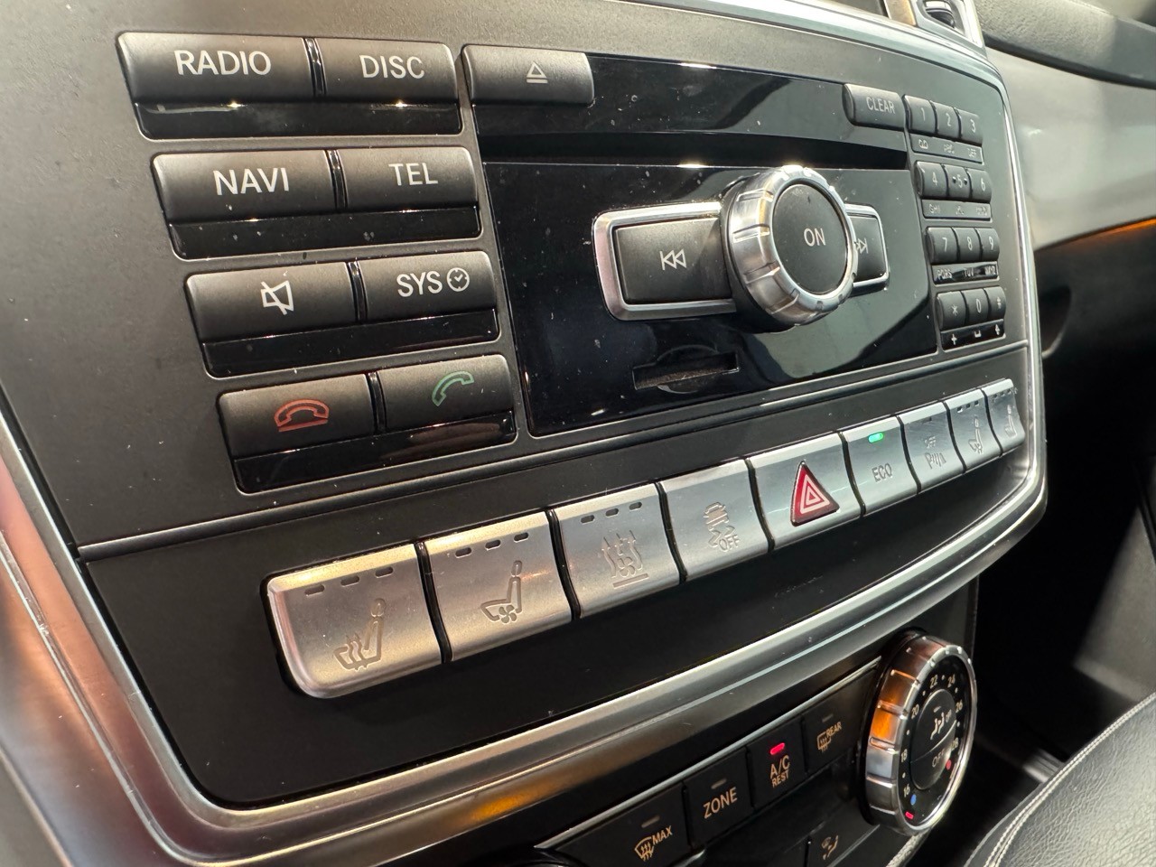 MERCEDES-BENZ GL 350 Bluetec 4M-image-23
