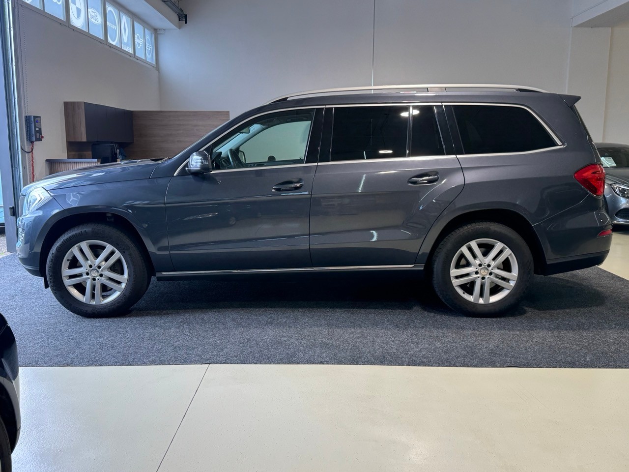 MERCEDES-BENZ GL 350 Bluetec 4M-image-3