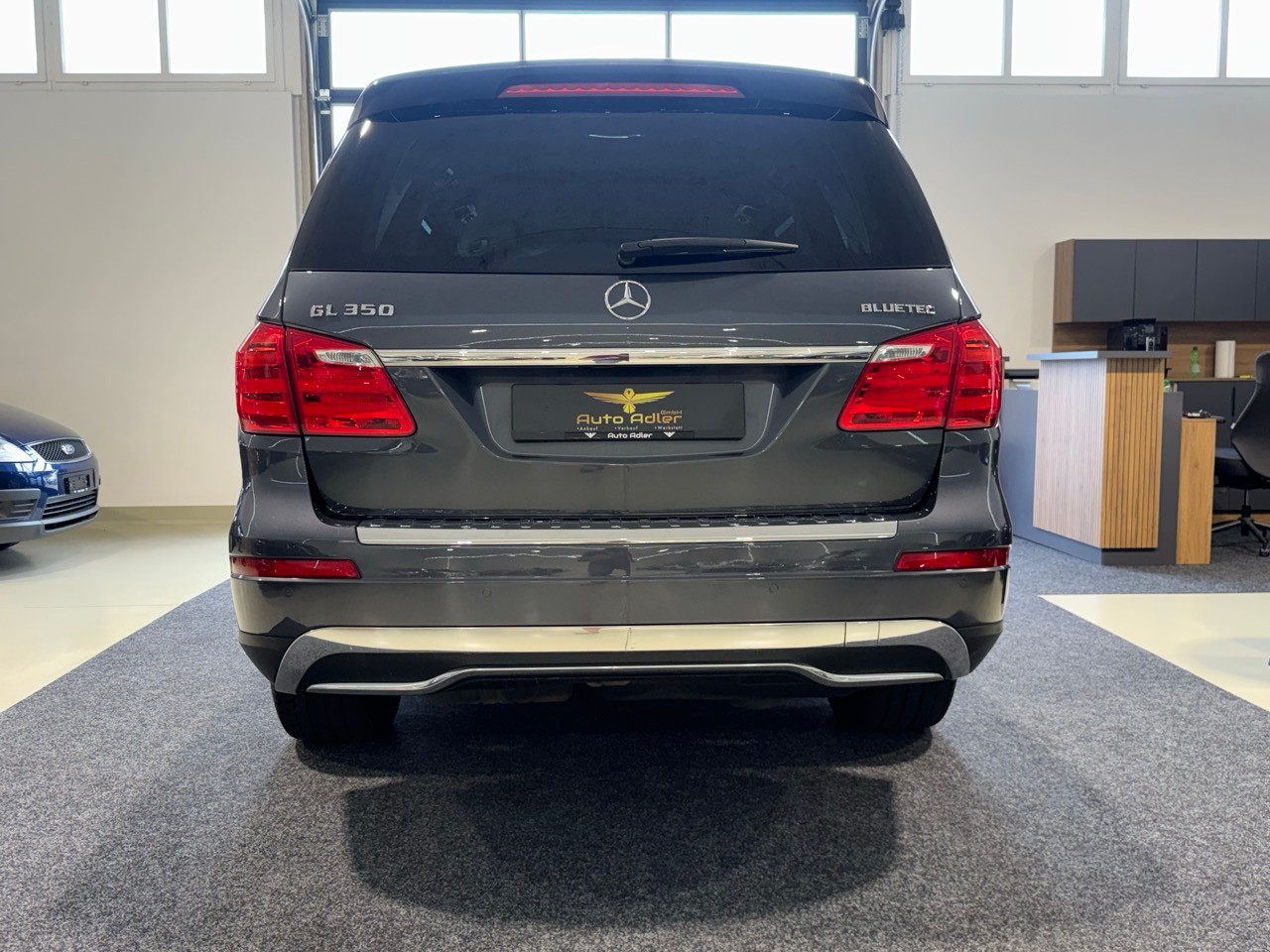 MERCEDES-BENZ GL 350 Bluetec 4M-image-4