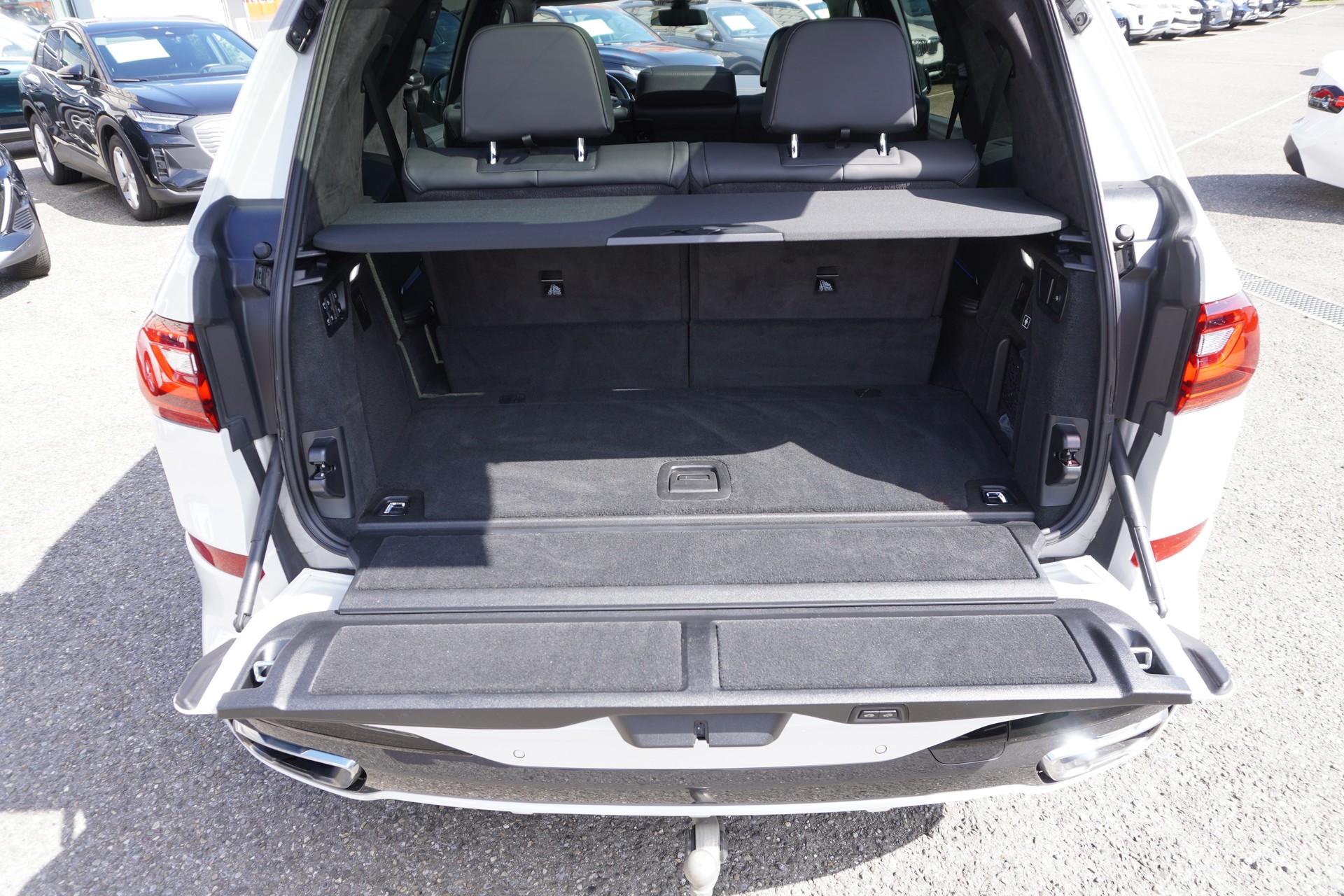 BMW X7 xDrive 48V 40d Steptronic M-PAKET!!! INDIVIDUAL!!! 7-PLÄTZER!!!-image-9